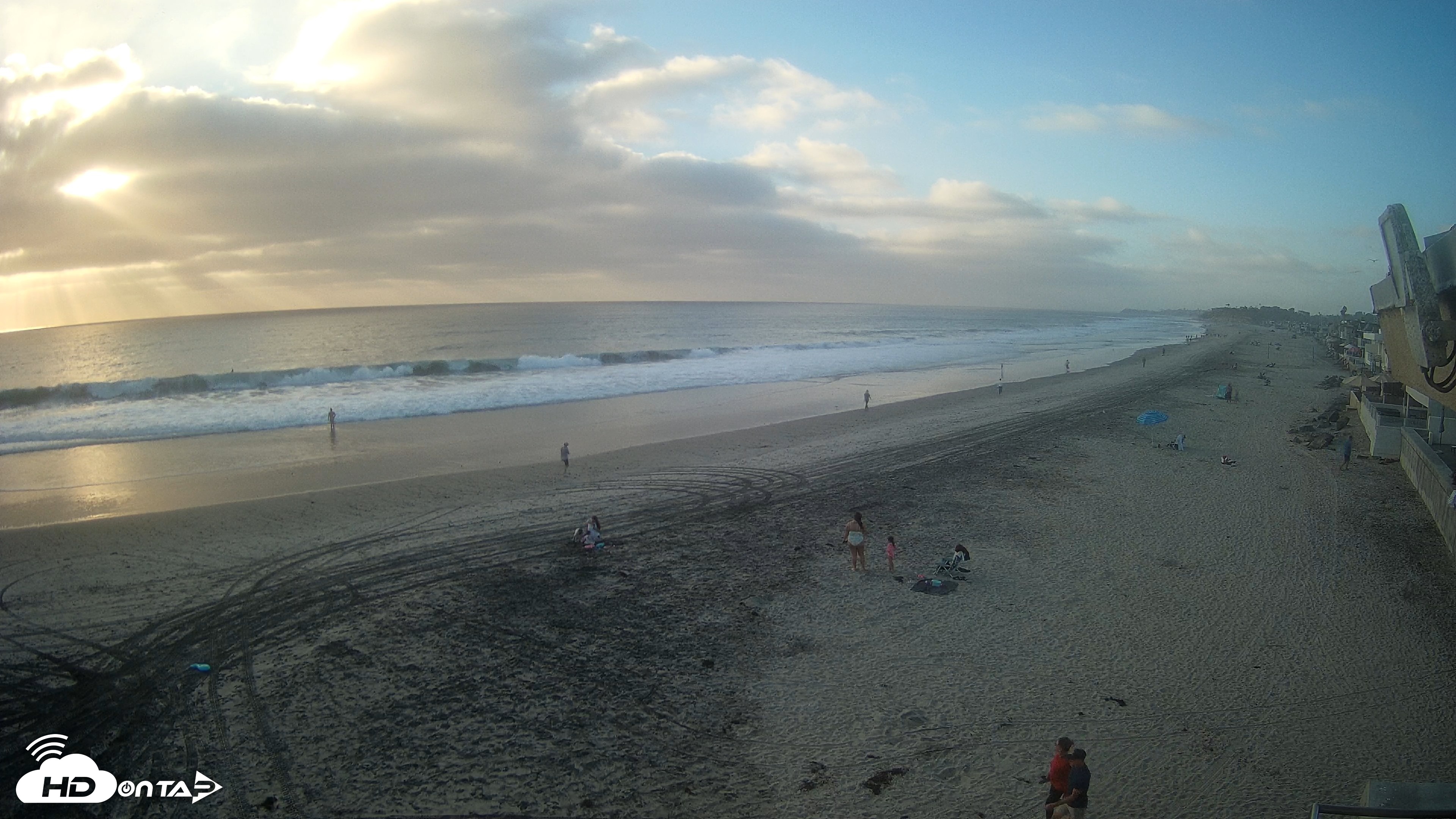 Snapshot of 17th St. Del Mar Beach - 4K NW View Live Cam taken Sep 14, 2026, 6:02pm PDT