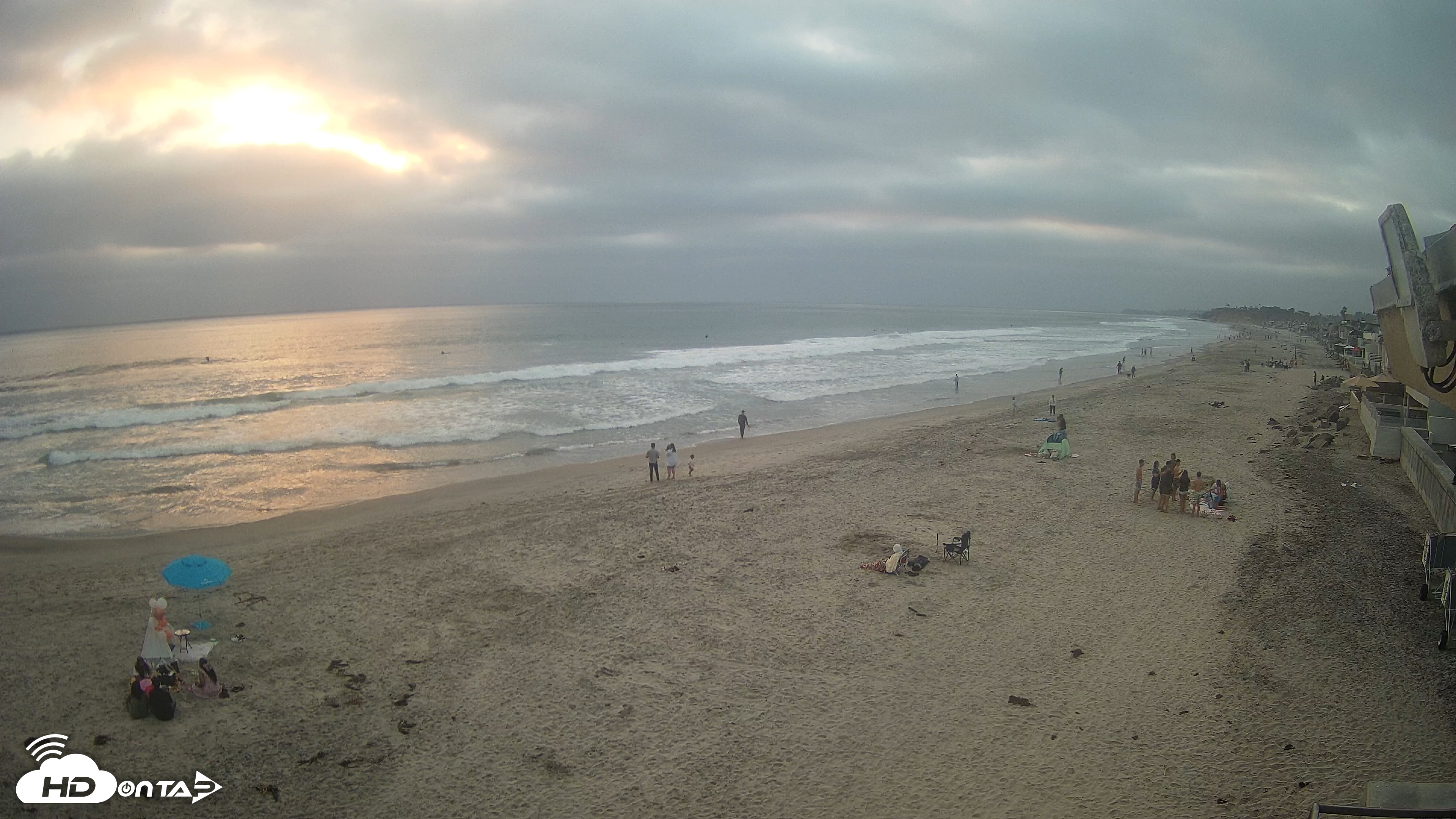 Snapshot of 17th St. Del Mar Beach - 4K NW View Live Cam taken Jun 4, 2026, 7:41pm PDT