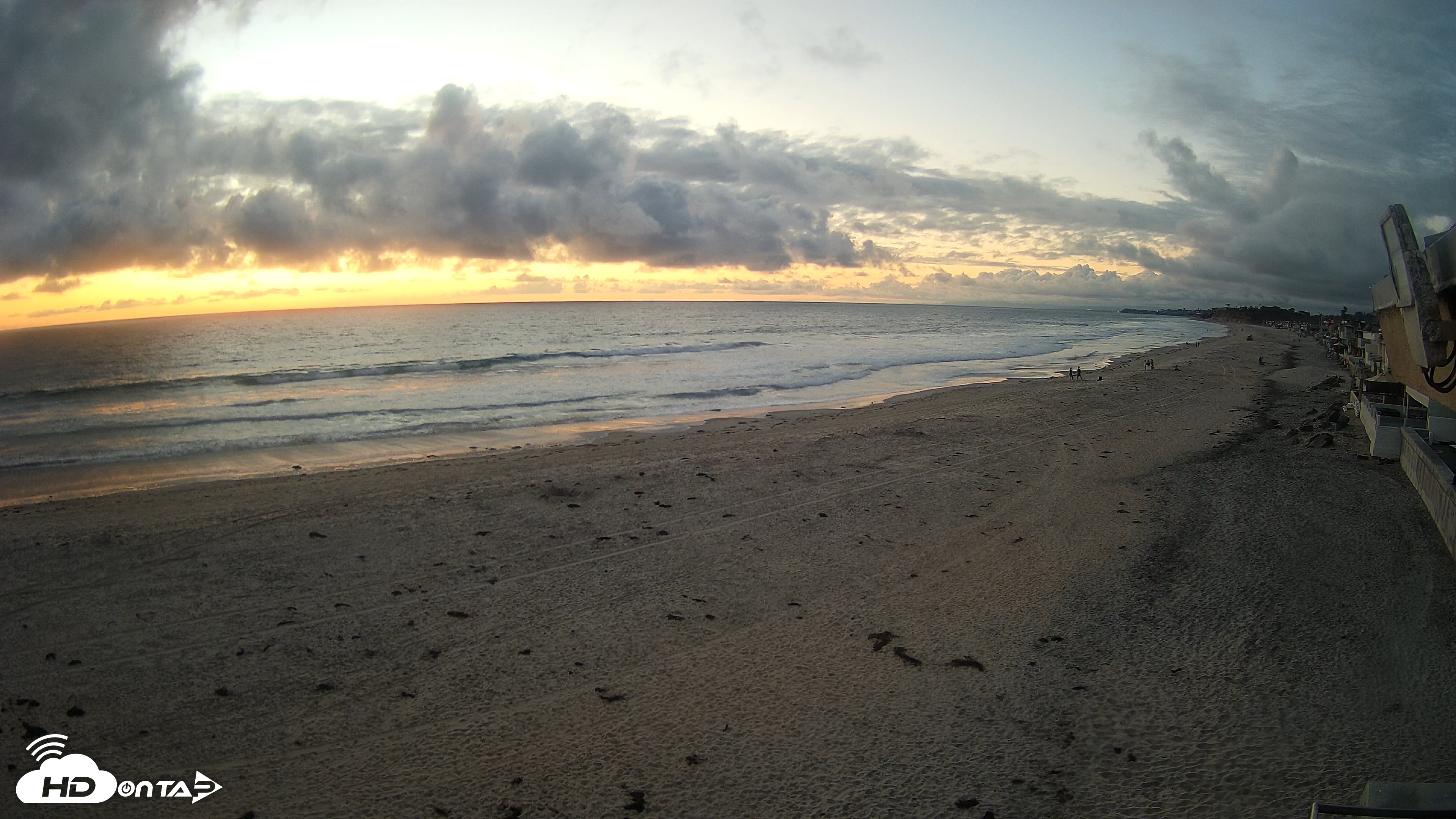 Snapshot of 17th St. Del Mar Beach - 4K NW View Live Cam taken Apr 21, 2026, 7:31pm PDT