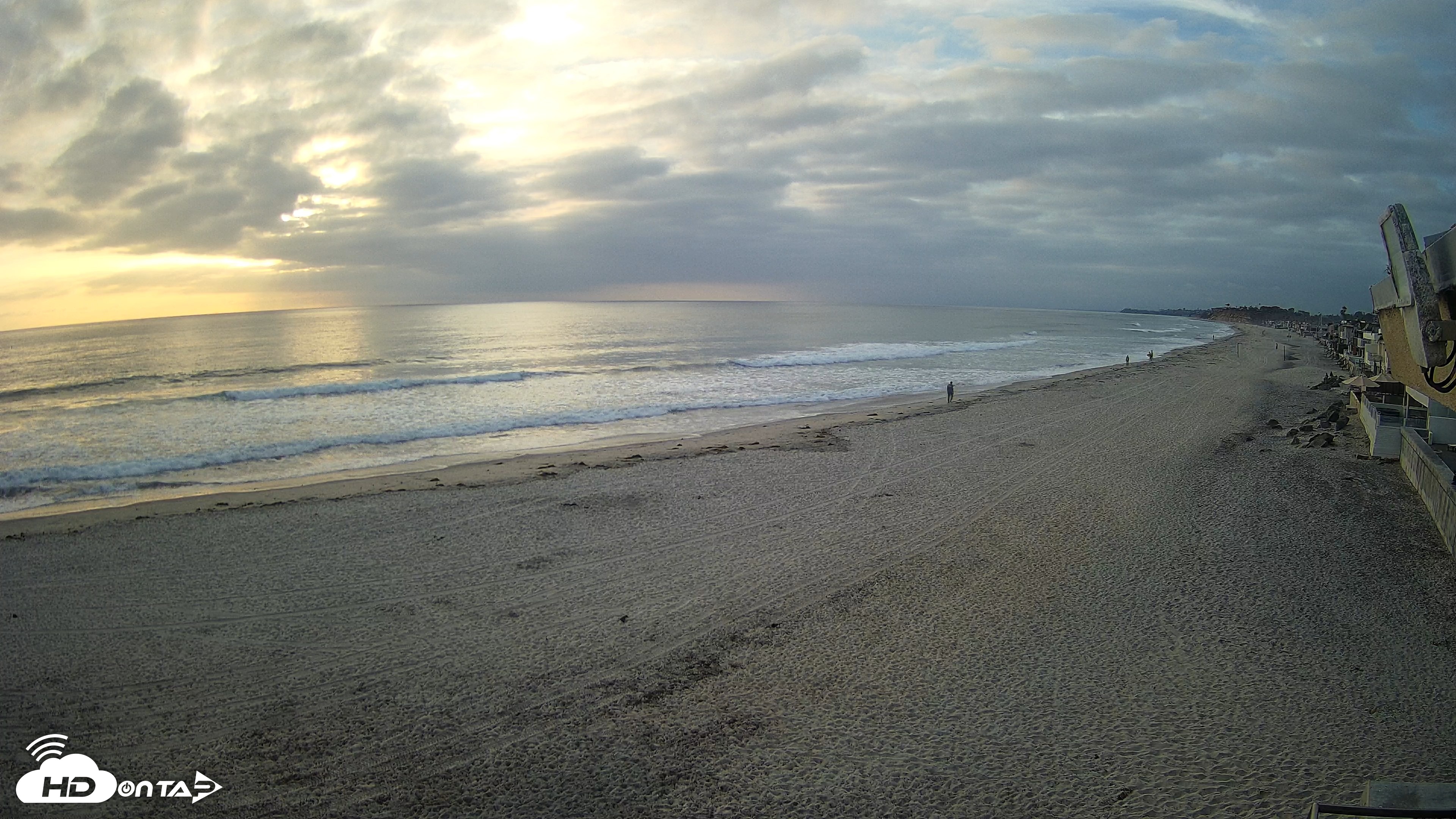 Snapshot of 17th St. Del Mar Beach - 4K NW View Live Cam taken May 12, 2026, 7:09pm PDT
