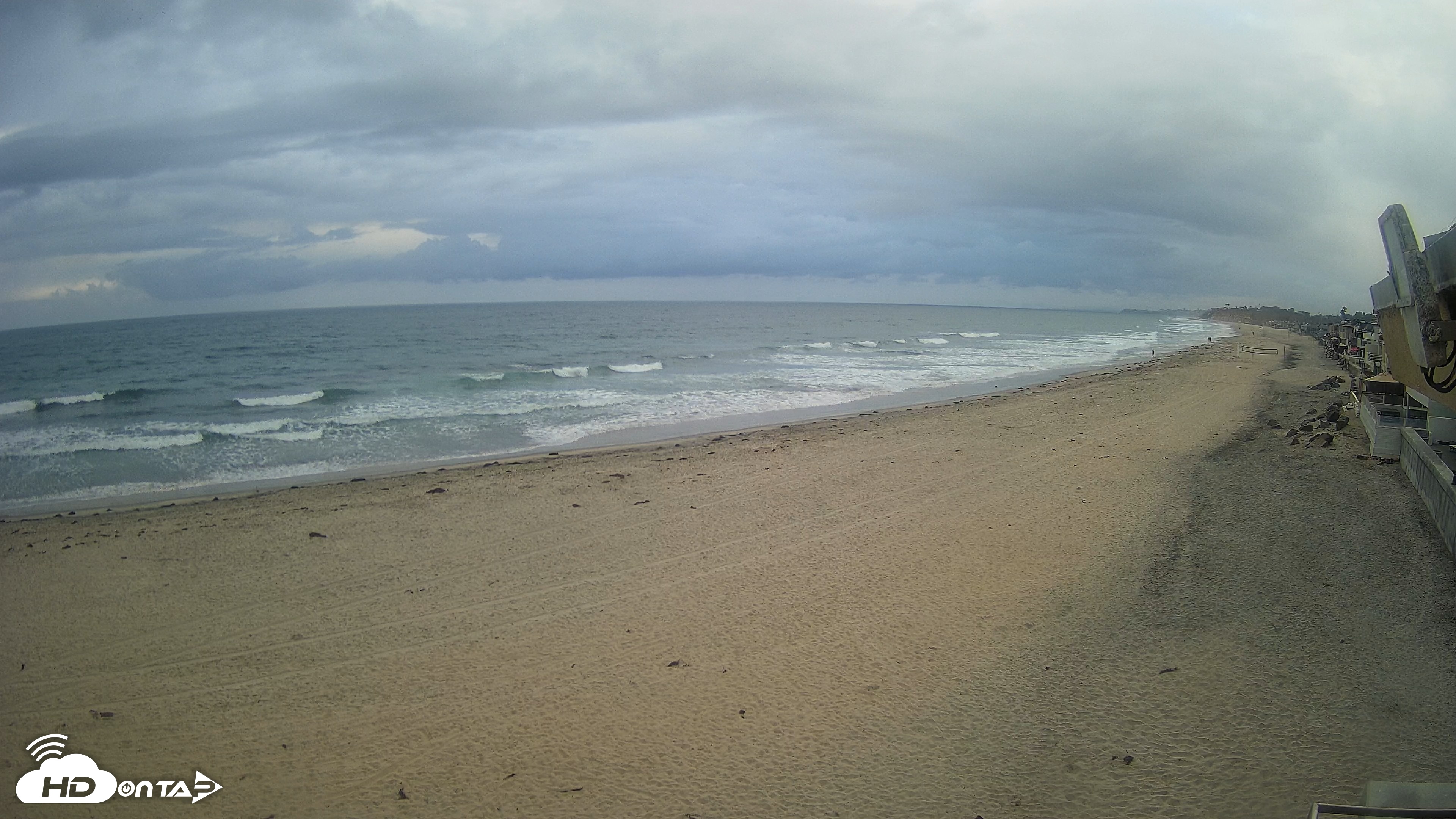 Snapshot of 17th St. Del Mar Beach - 4K NW View Live Cam taken Apr 25, 2026, 6:30pm PDT