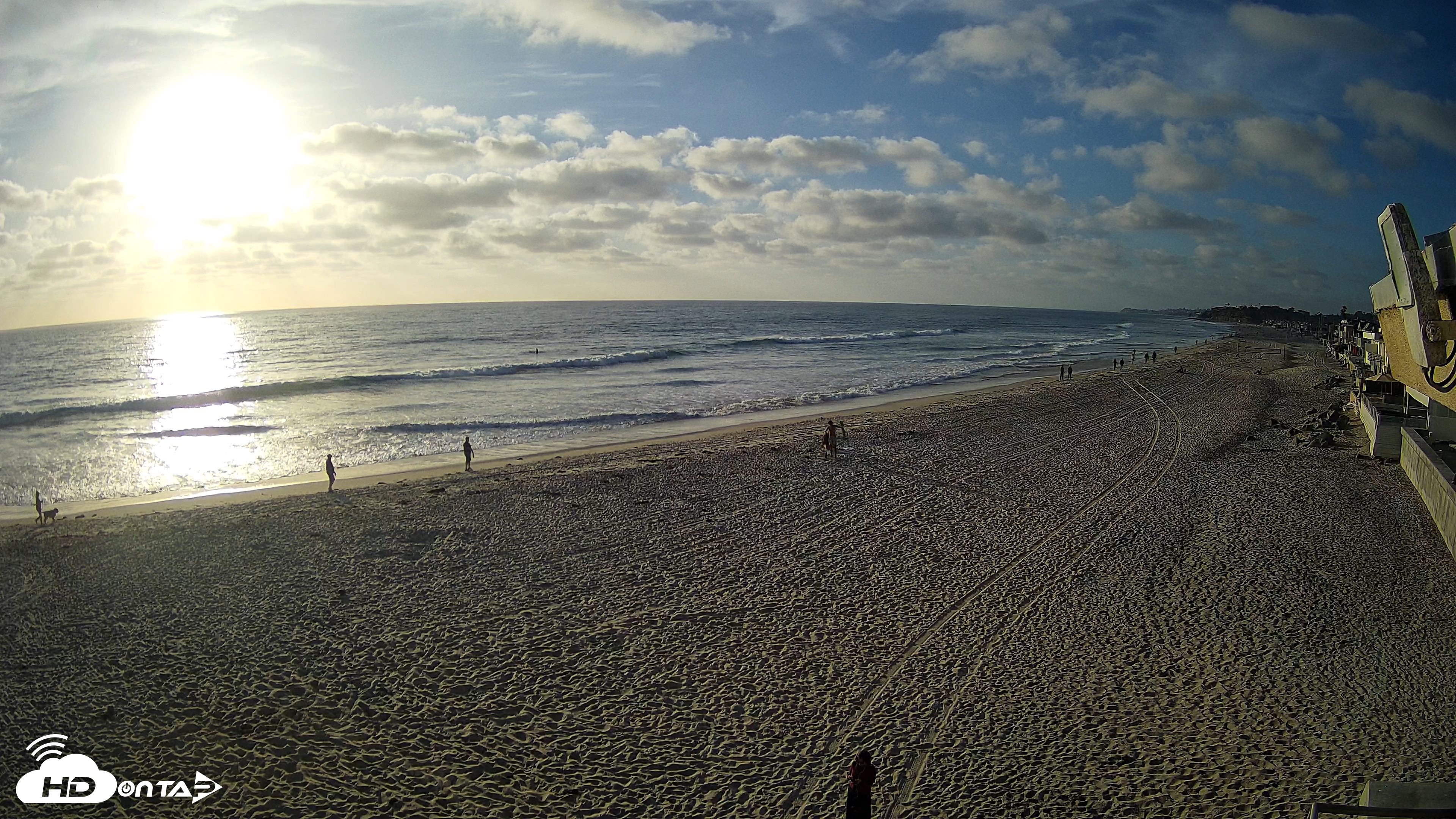 Snapshot of 17th St. Del Mar Beach - 4K NW View Live Cam taken Apr 29, 2026, 6:34pm PDT