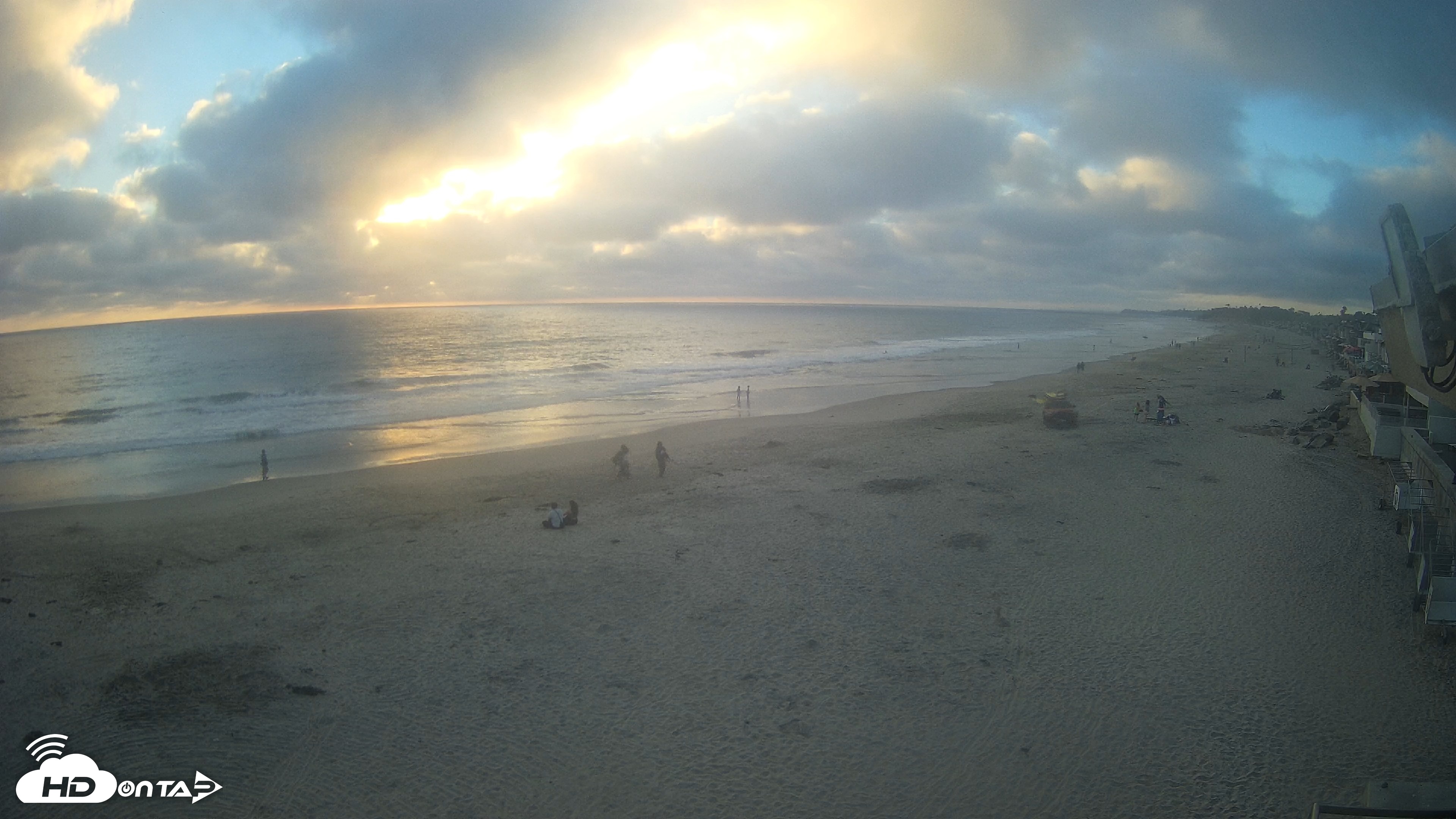 Snapshot of 17th St. Del Mar Beach - 4K NW View Live Cam taken Jul 5, 2026, 7:37pm PDT