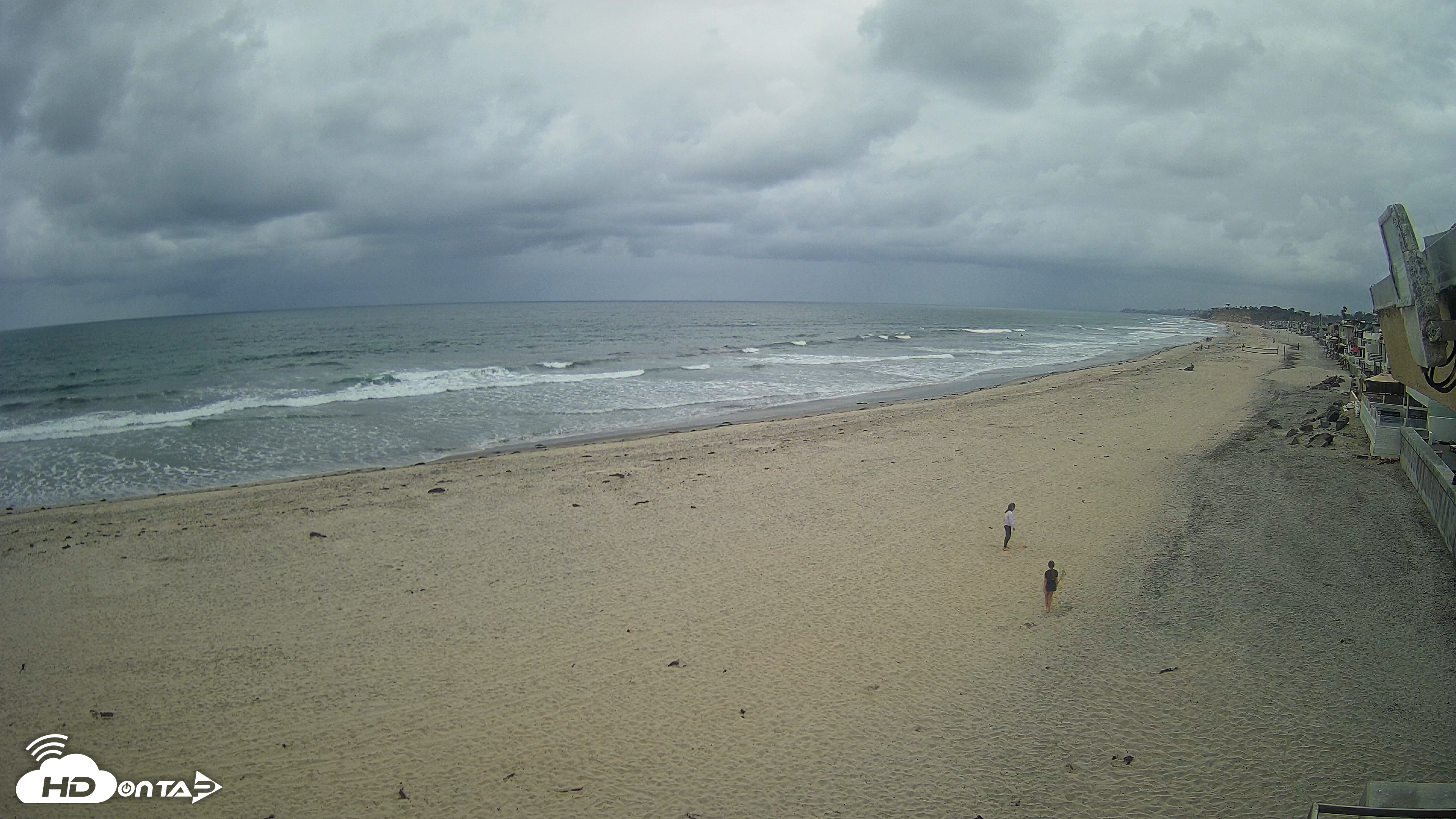 Snapshot of 17th St. Del Mar Beach - 4K NW View Live Cam taken Apr 25, 2026, 4:36pm PDT