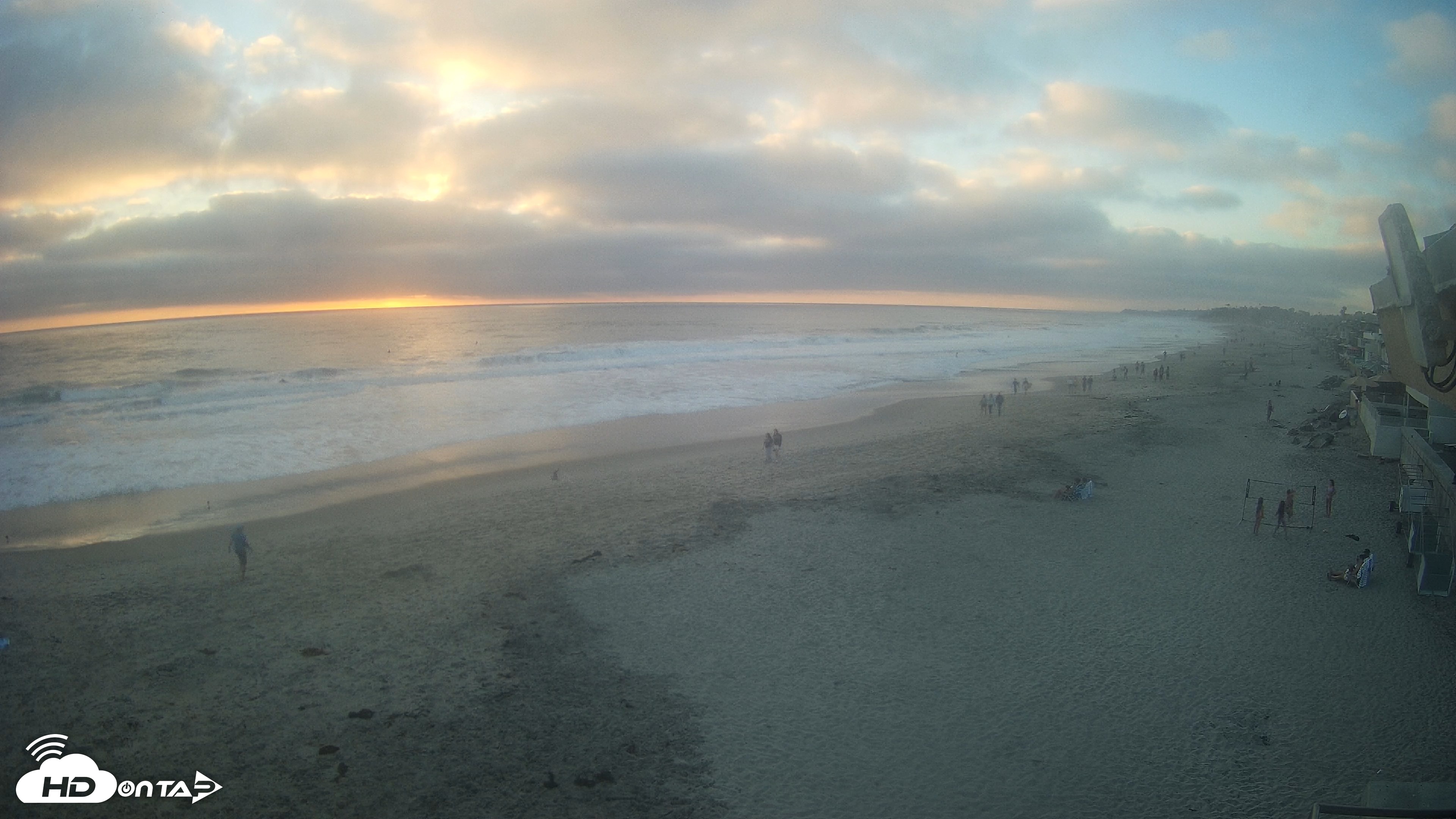 Snapshot of 17th St. Del Mar Beach - 4K NW View Live Cam taken Jul 7, 2026, 7:40pm PDT