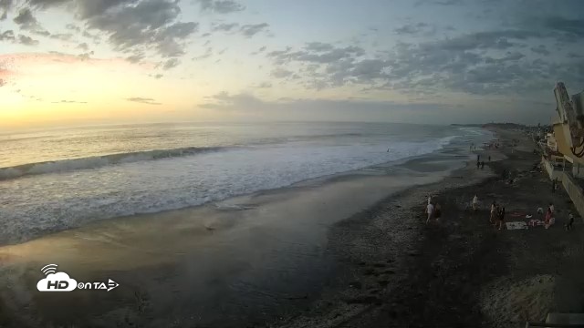 Snapshot of 17th St. Del Mar Beach - 4K NW View Live Cam taken Oct 20, 2026, 6:17pm PDT