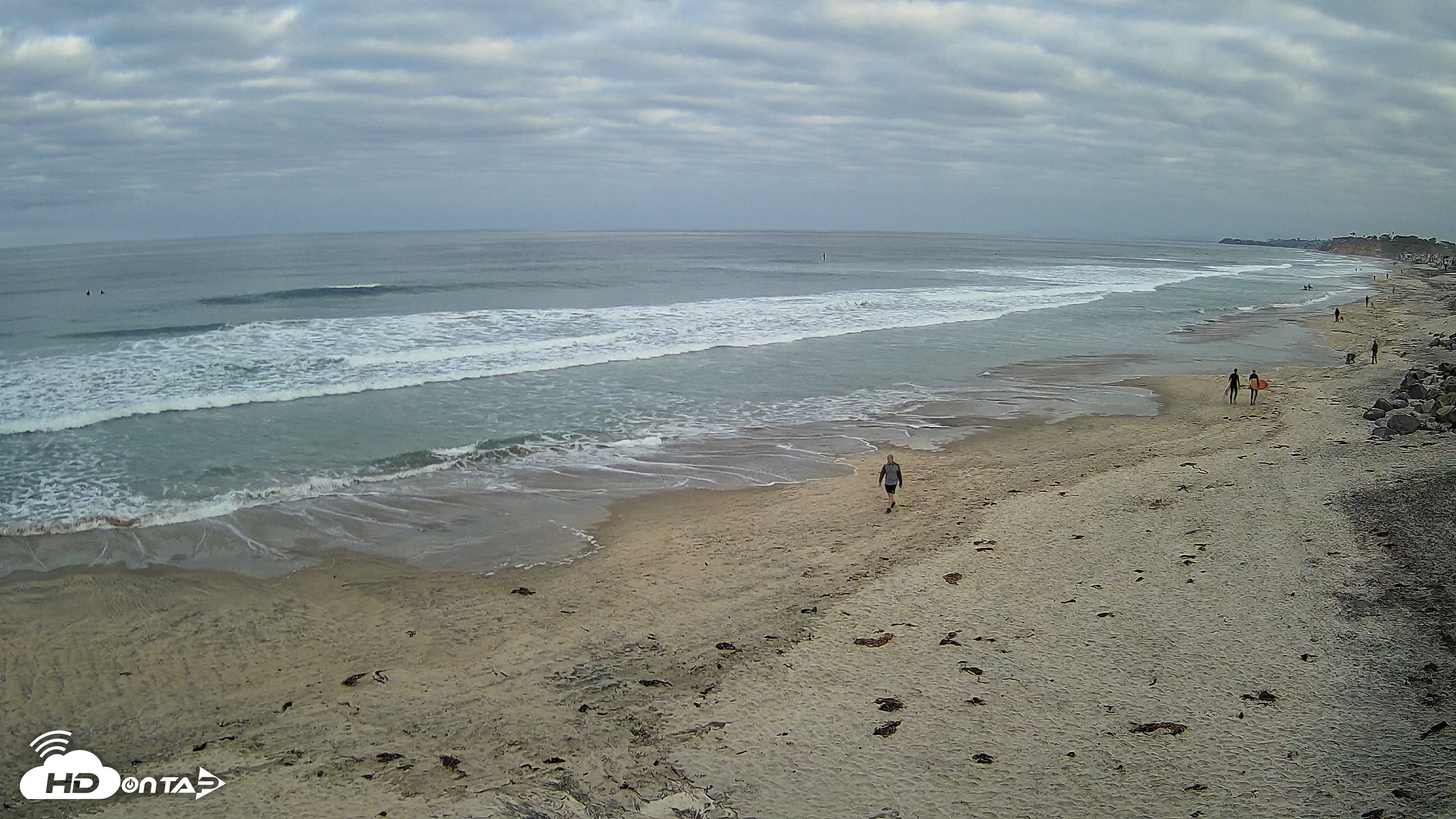 Snapshot of 17th St. Del Mar Beach - 4K NW View Live Cam taken Apr 24, 2025, 7:14am PDT