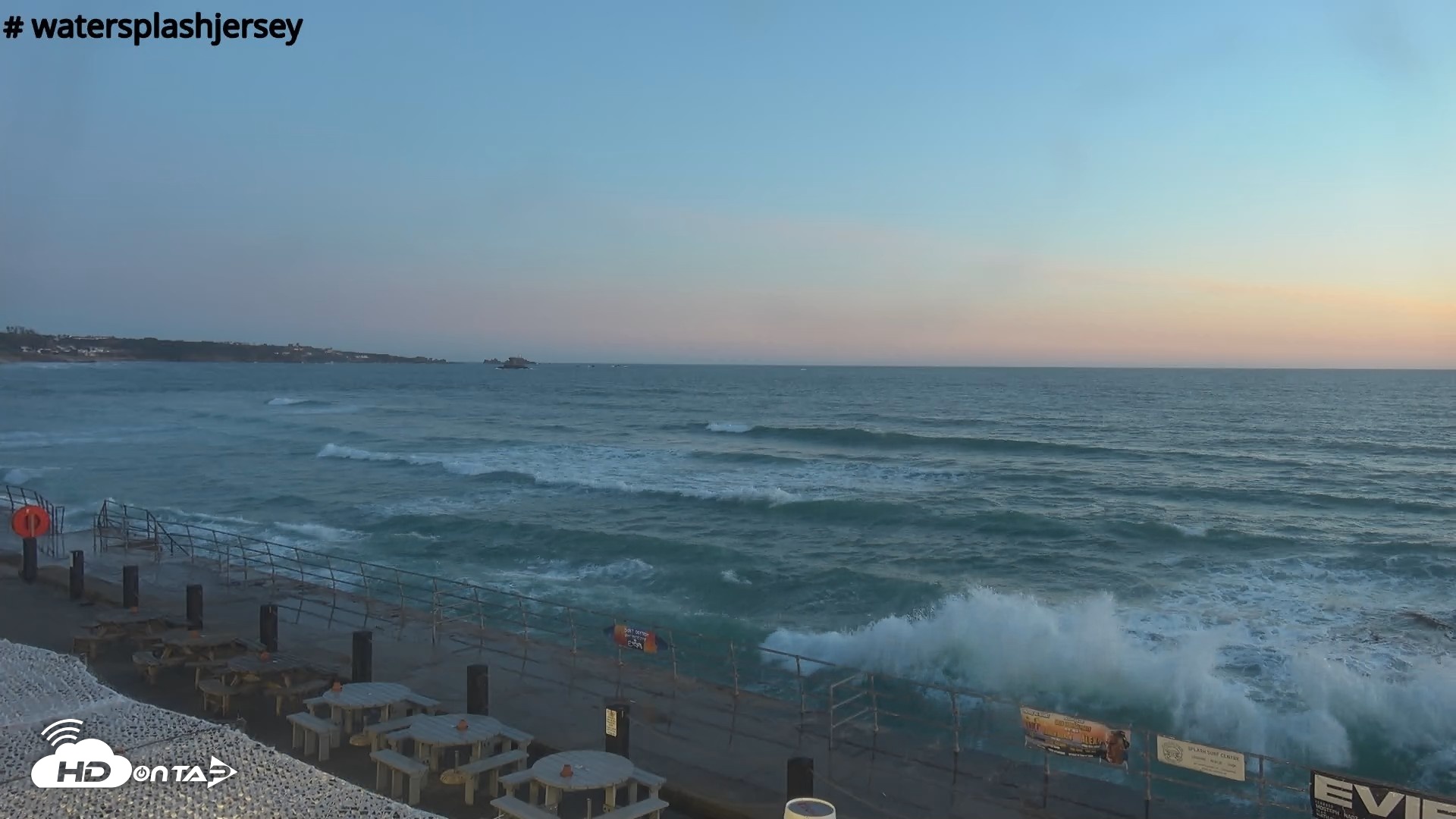 Snapshot of St. Quens Bay Jersey Island Live Webcam taken Jul 2, 2026, 9:34pm BST