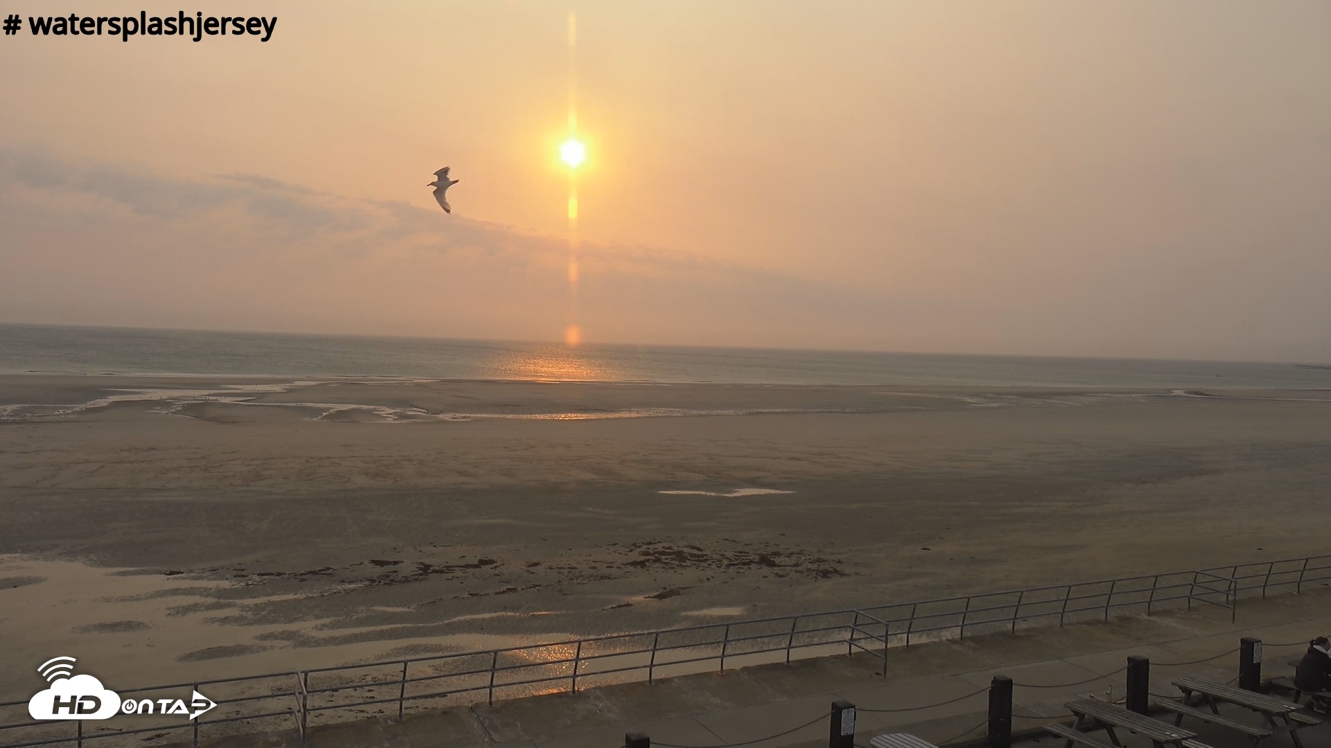 Snapshot of St. Quens Bay Jersey Island Live Webcam taken Aug 16, 2025, 7:11pm BST