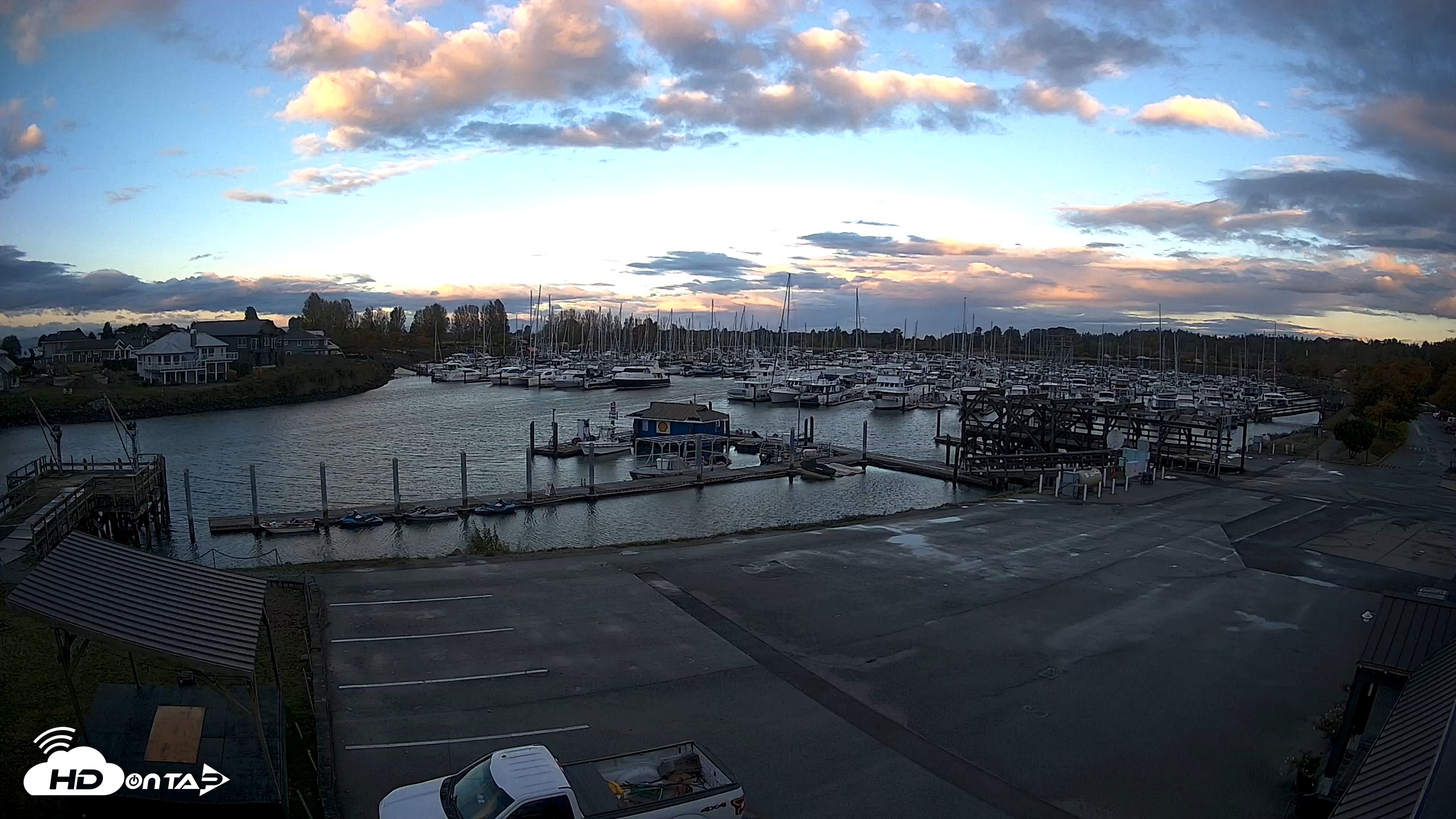 Snapshot of Point Roberts Marina NW Live Webcam taken Oct 9, 2026, 7:47am PDT