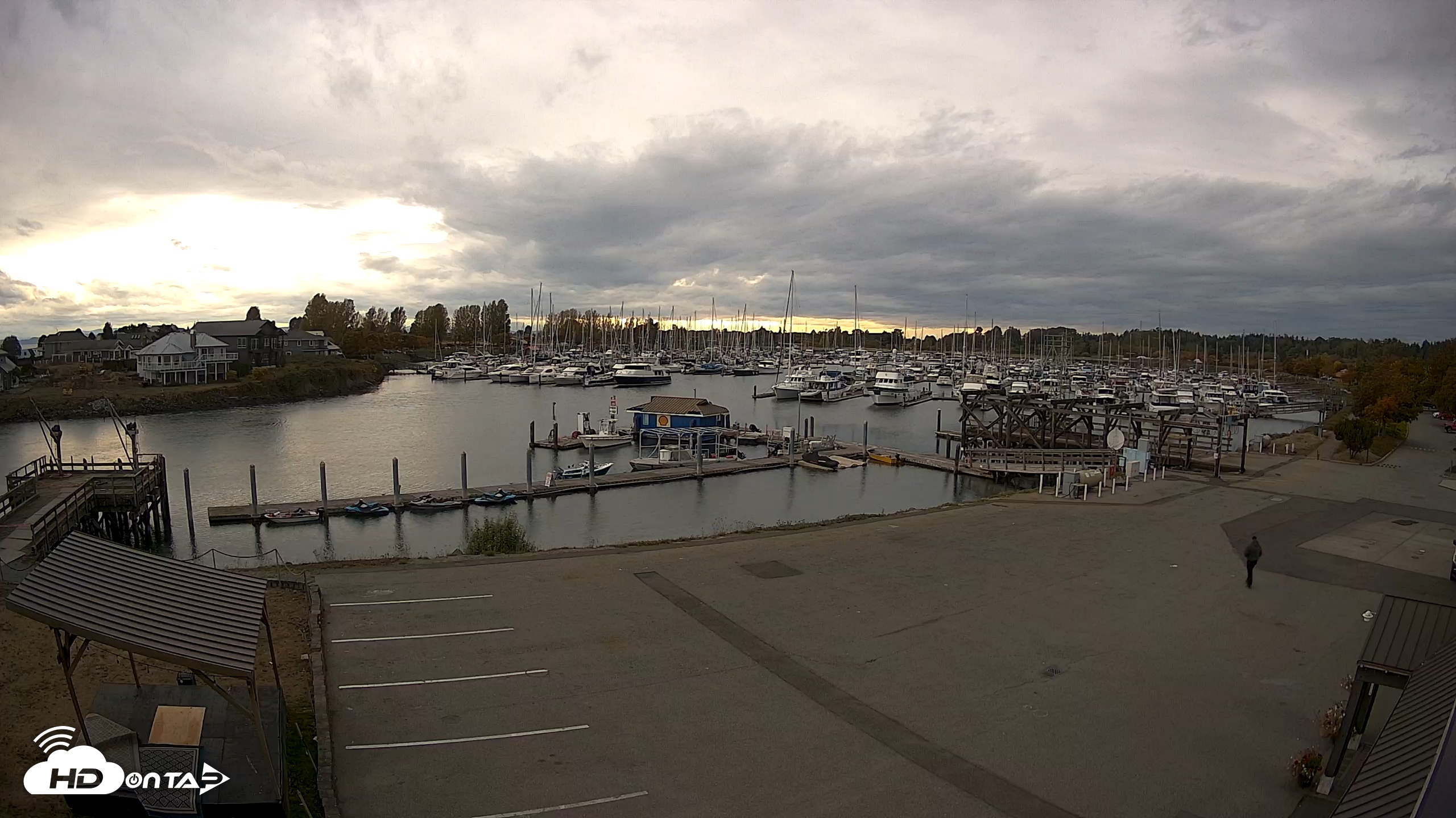 Snapshot of Point Roberts Marina NW Live Webcam taken Sep 28, 2026, 5:12pm PDT
