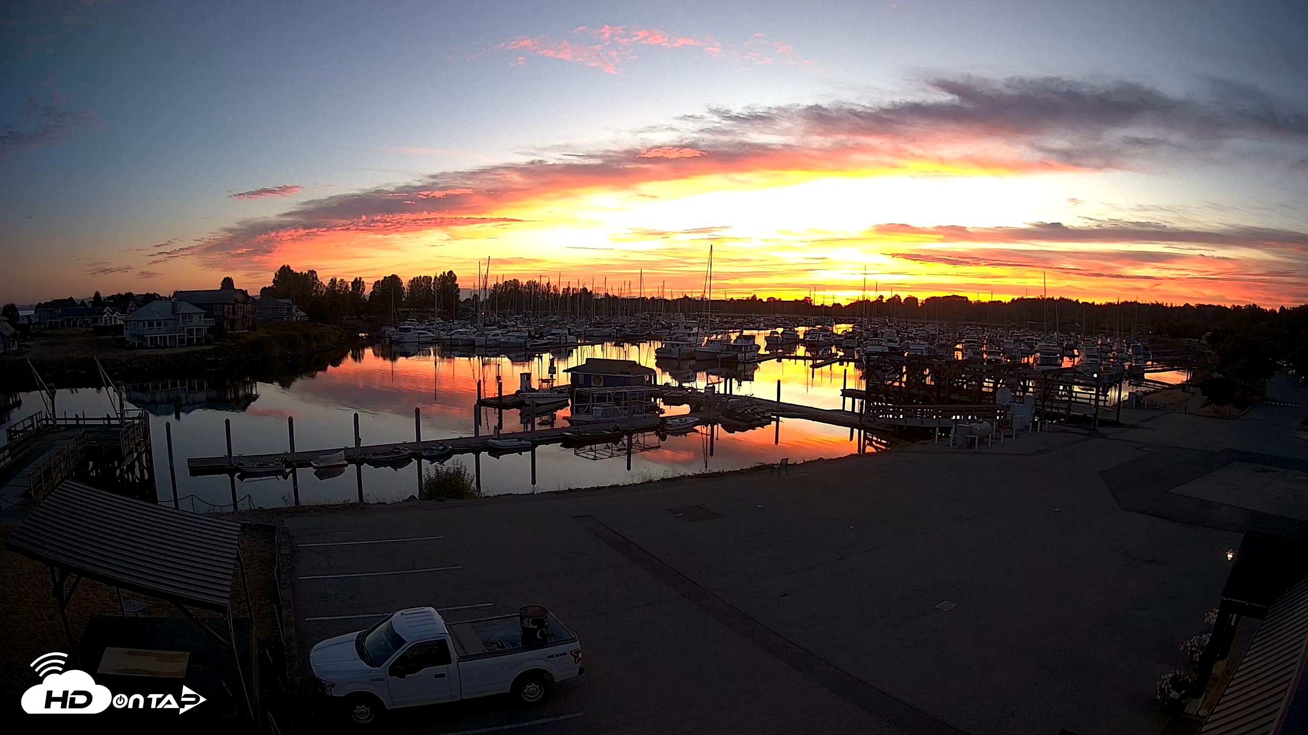 Snapshot of Point Roberts Marina NW Live Webcam taken Aug 19, 2026, 8:33pm PDT