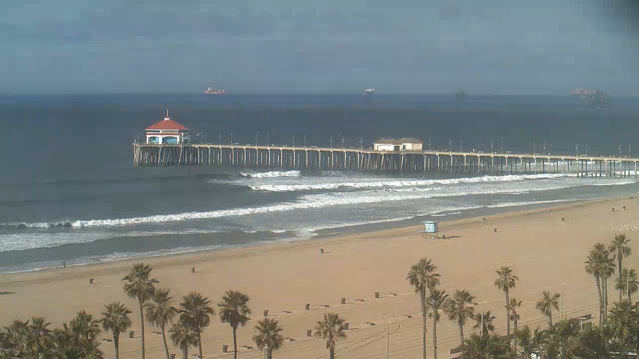 Snapshot of Huntington Beach Pier Live Cam taken Jan 17, 2025, 9:12am PST