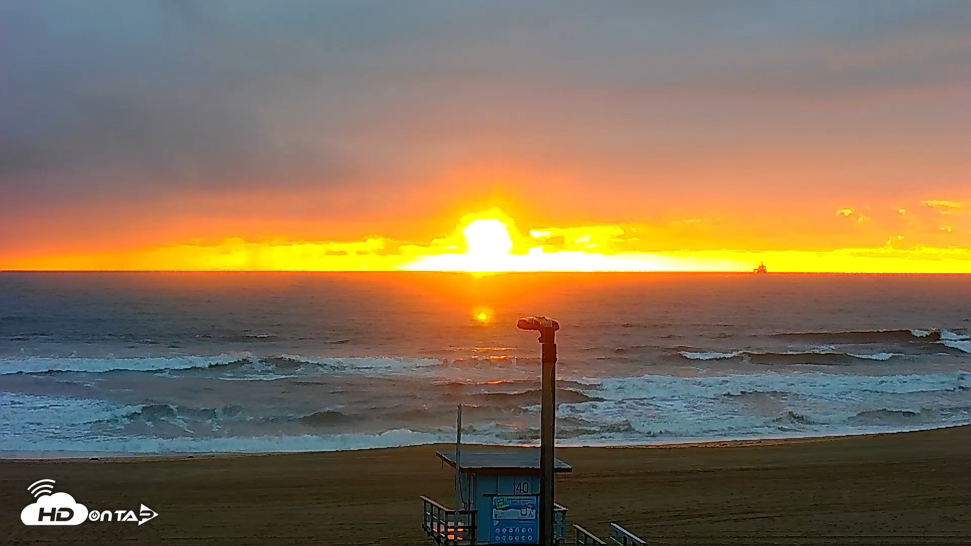 Snapshot of El Porto - Manhattan Beach Live Surf Webcam taken Feb 7, 2025, 5:38pm PST
