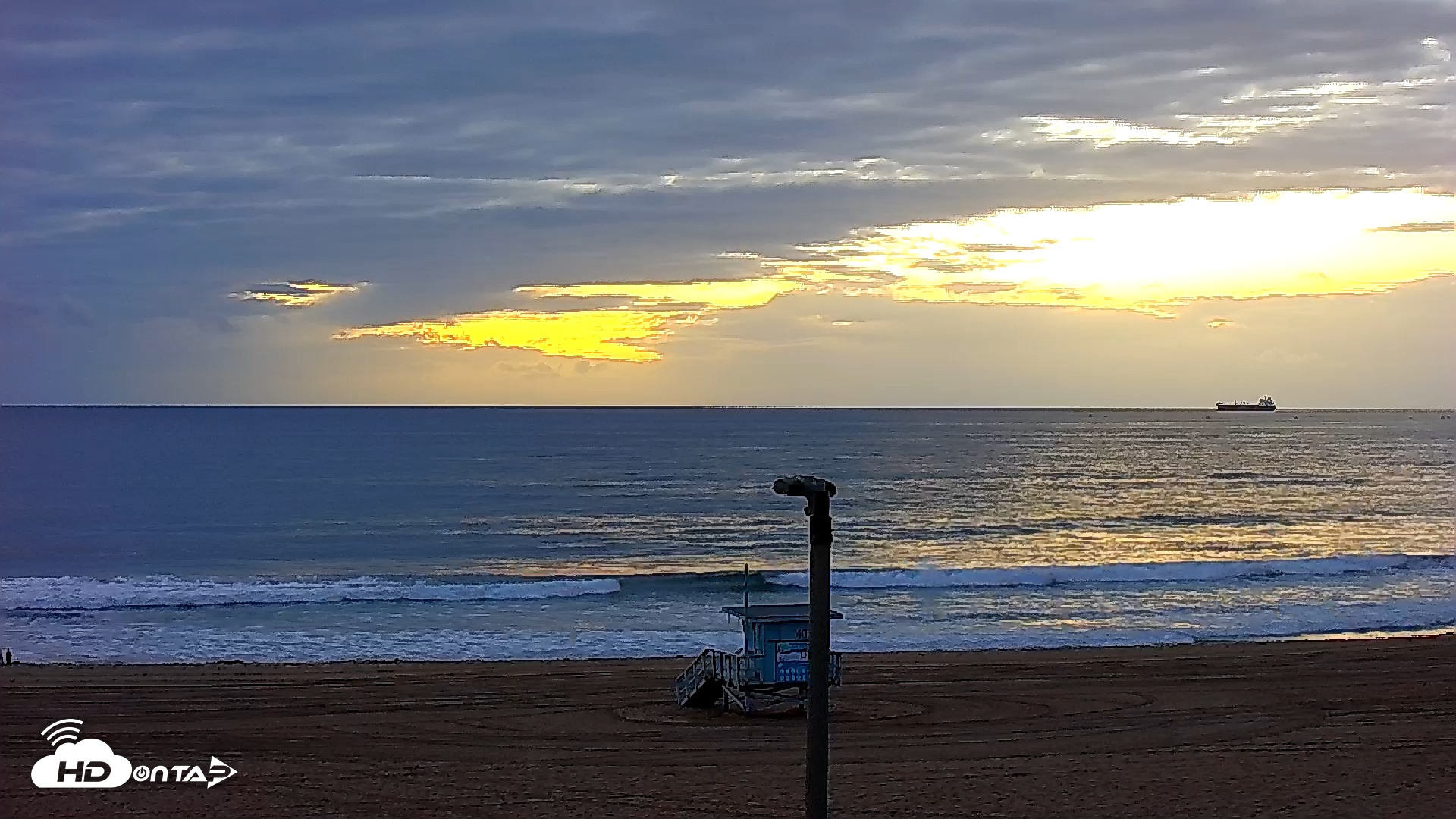Snapshot of El Porto - Manhattan Beach Live Surf Webcam taken Oct 14, 2025, 6:30pm PDT
