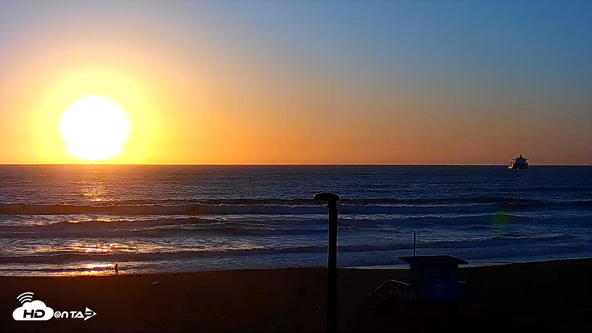 Snapshot of El Porto - Manhattan Beach Live Surf Webcam taken Feb 11, 2026, 5:22pm PST