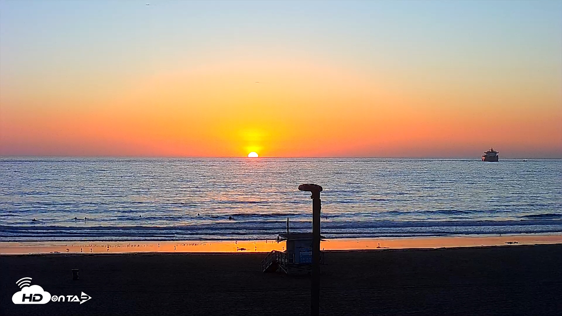 Snapshot of El Porto - Manhattan Beach Live Surf Webcam taken Oct 11, 2025, 6:23pm PDT