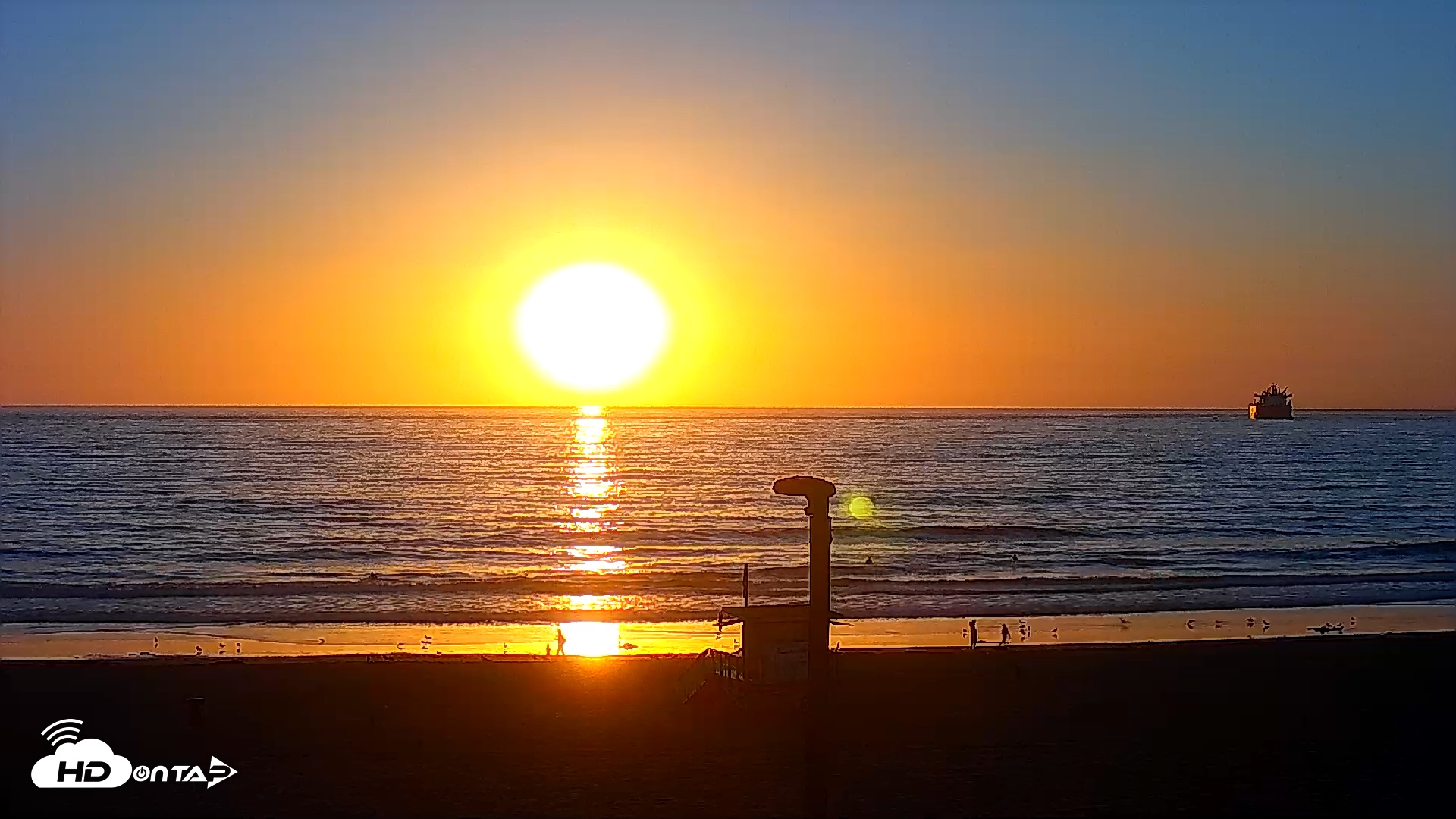 Snapshot of El Porto - Manhattan Beach Live Surf Webcam taken Oct 11, 2025, 6:13pm PDT