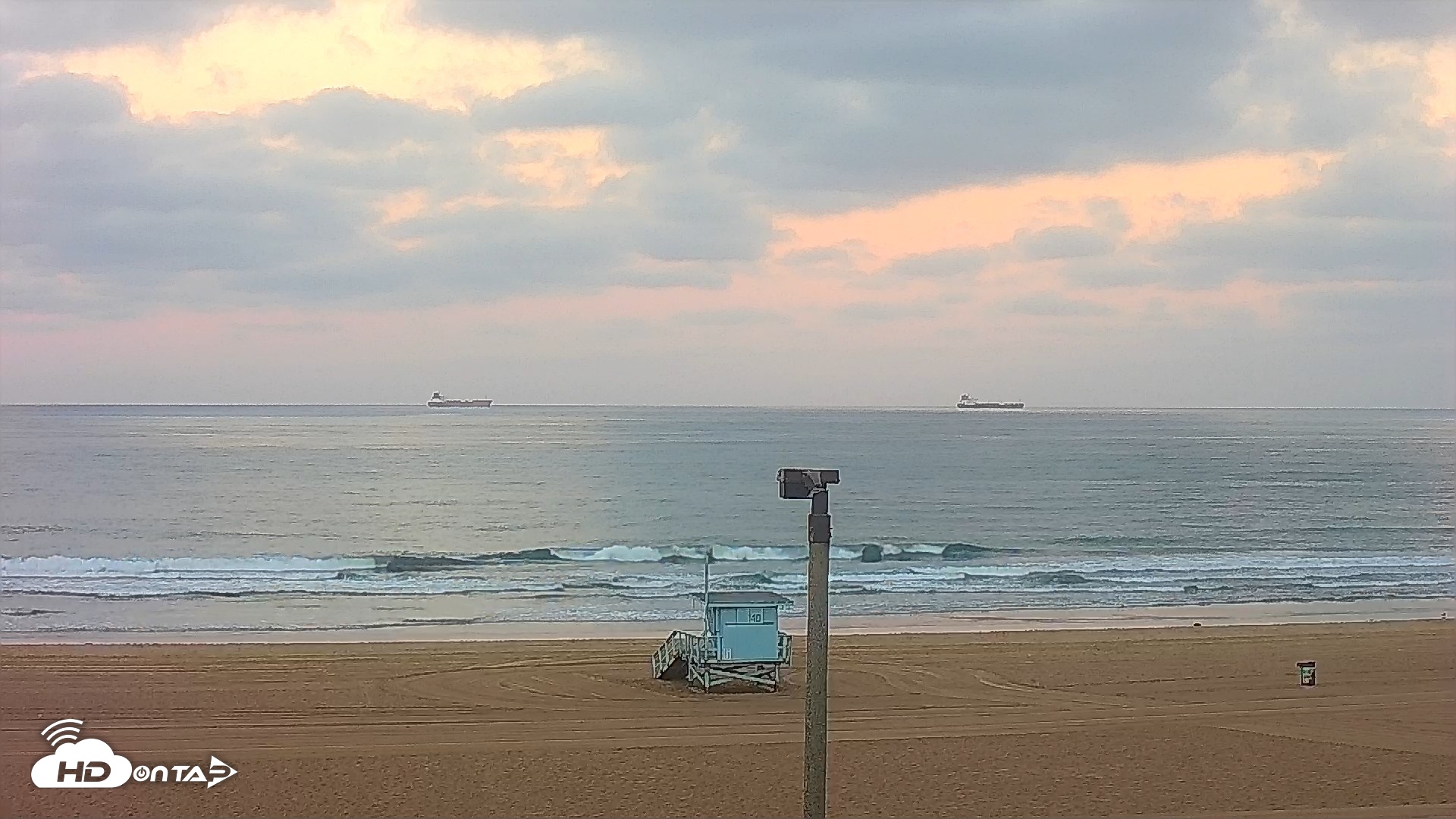 Snapshot of El Porto - Manhattan Beach Live Surf Webcam taken Sep 1, 2026, 6:29am PDT