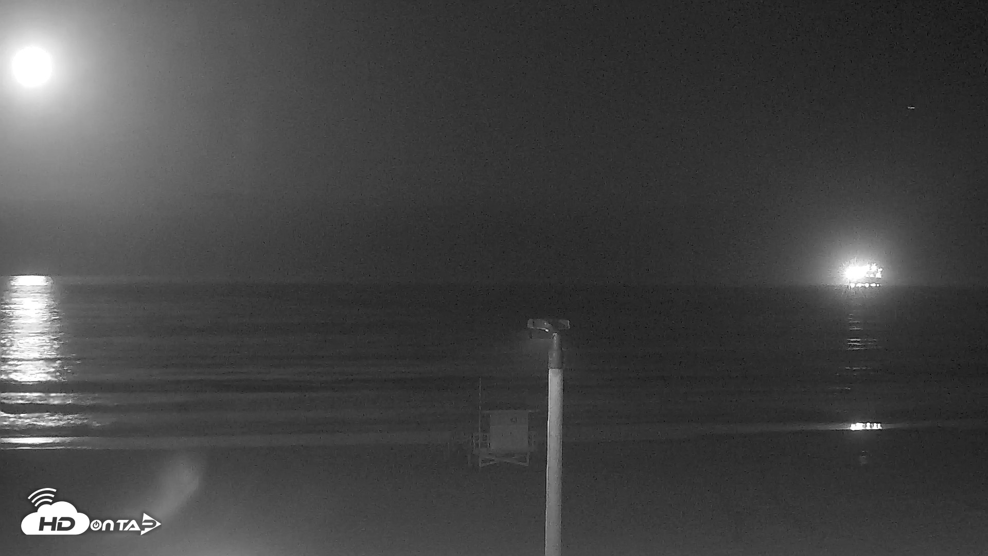Snapshot of El Porto - Manhattan Beach Live Surf Webcam taken Apr 30, 2026, 4:36am PDT