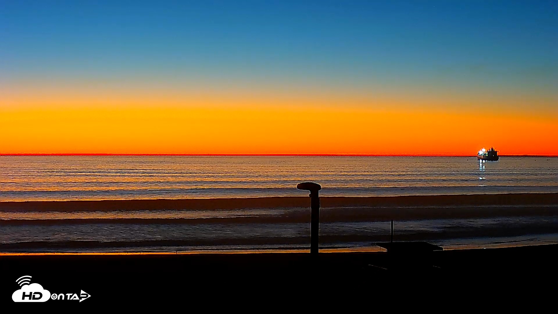 Snapshot of El Porto - Manhattan Beach Live Surf Webcam taken Jan 15, 2026, 5:46pm PST