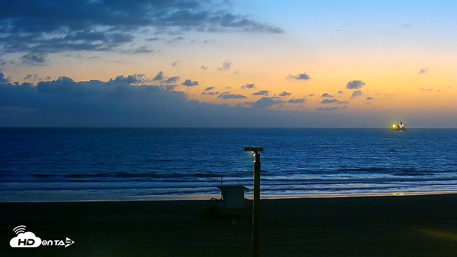 Snapshot of El Porto - Manhattan Beach Live Surf Webcam taken Sep 16, 2026, 7:29pm PDT