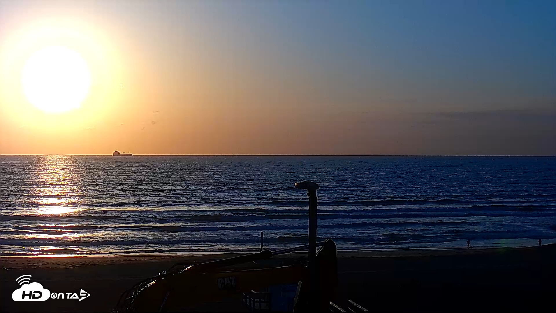 Snapshot of El Porto - Manhattan Beach Live Surf Webcam taken Feb 10, 2025, 5:10pm PST