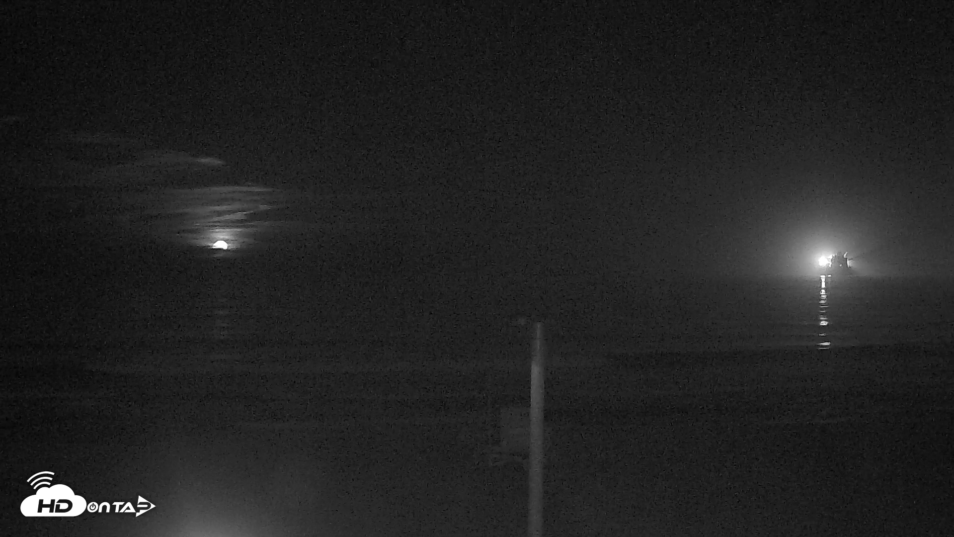 Snapshot of El Porto - Manhattan Beach Live Surf Webcam taken May 10, 2025, 4:33am PDT