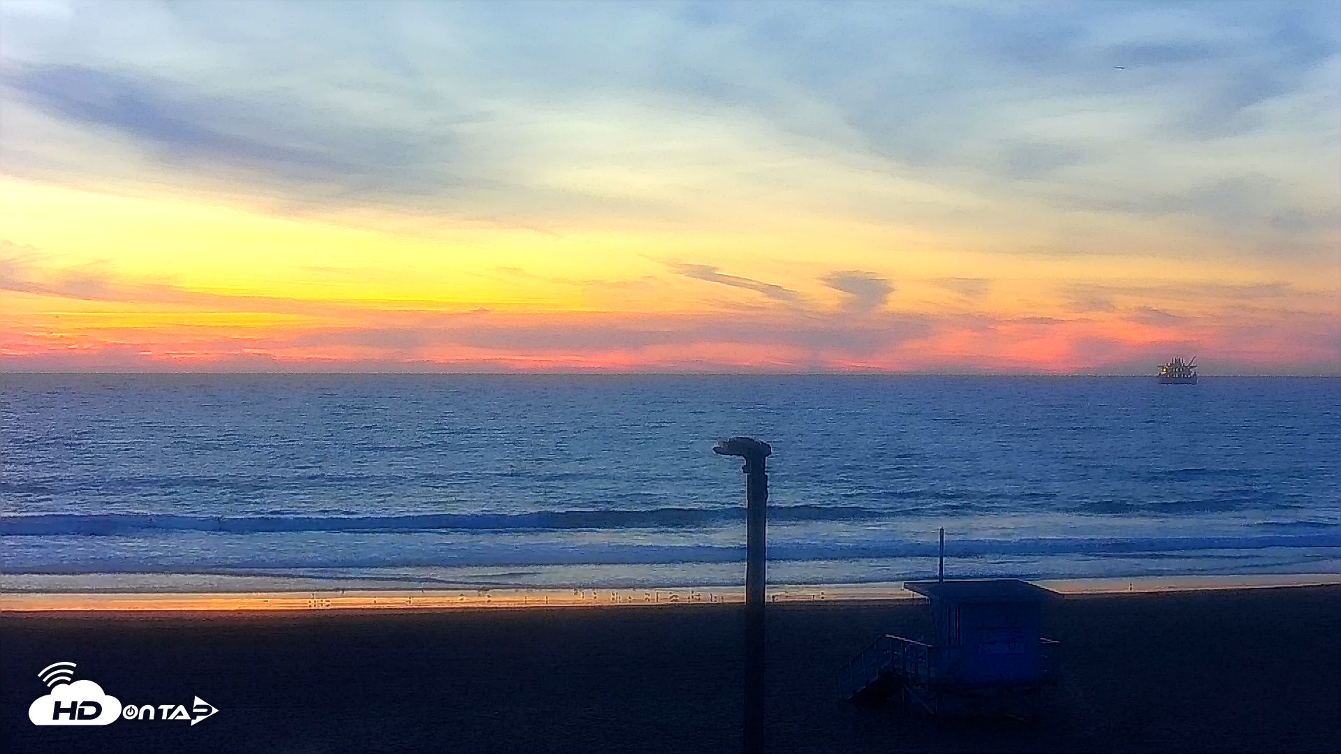 Snapshot of El Porto - Manhattan Beach Live Surf Webcam taken Nov 10, 2025, 5:03pm PST