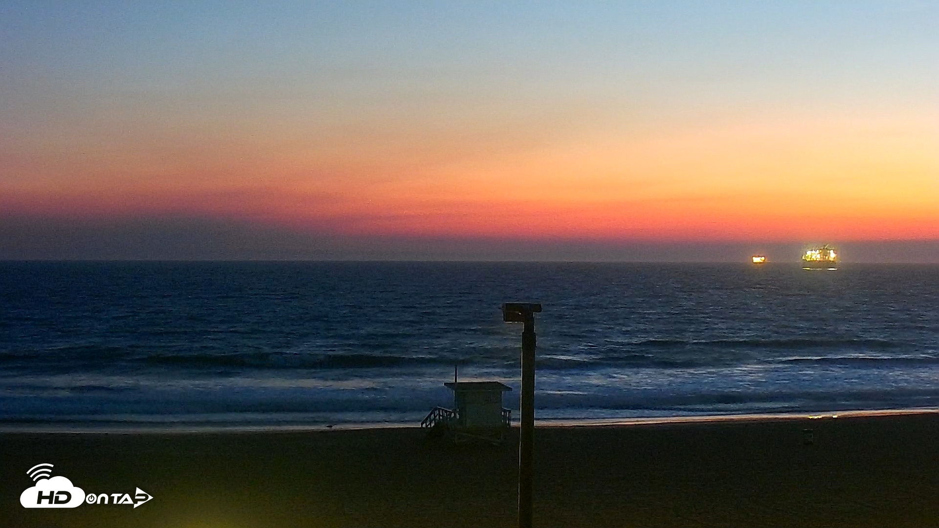 Snapshot of El Porto - Manhattan Beach Live Surf Webcam taken May 19, 2026, 8:24pm PDT