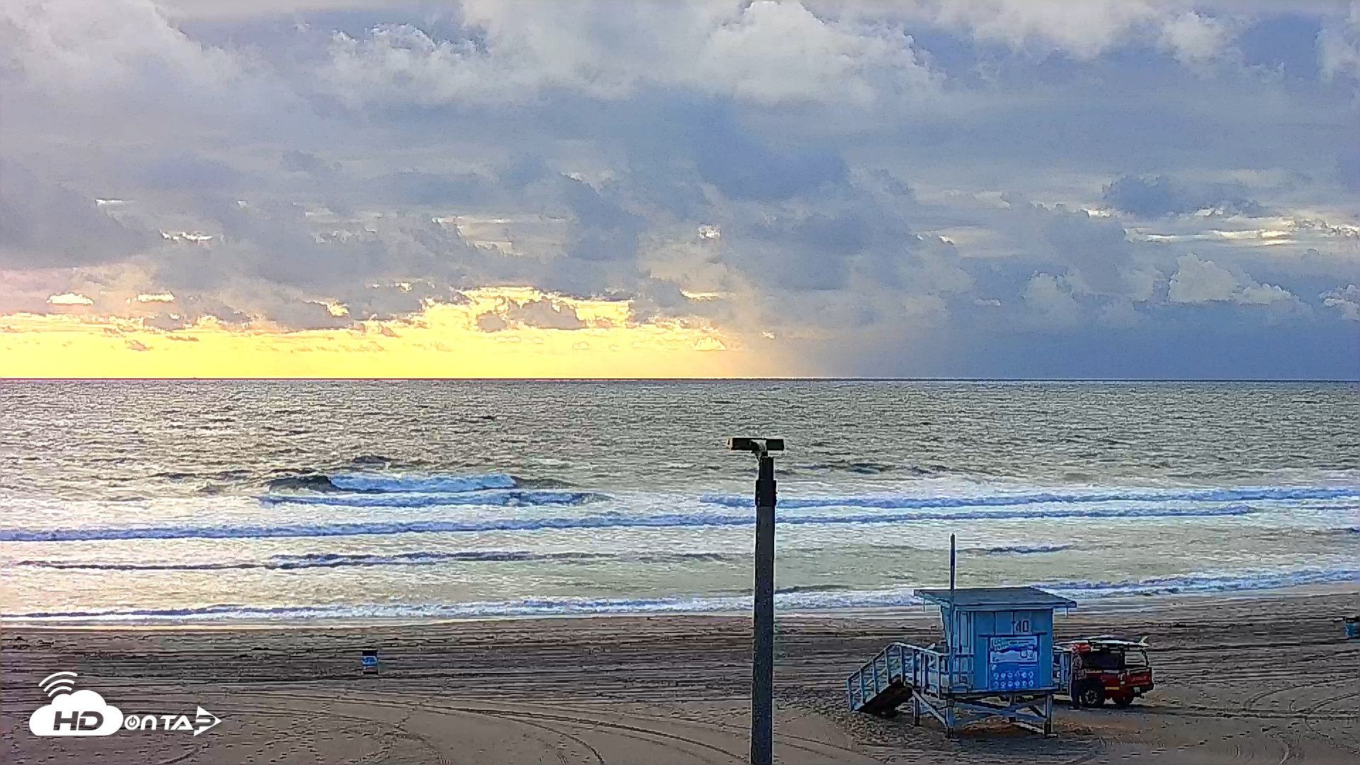 Snapshot of El Porto - Manhattan Beach Live Surf Webcam taken Feb 17, 2026, 4:49pm PST