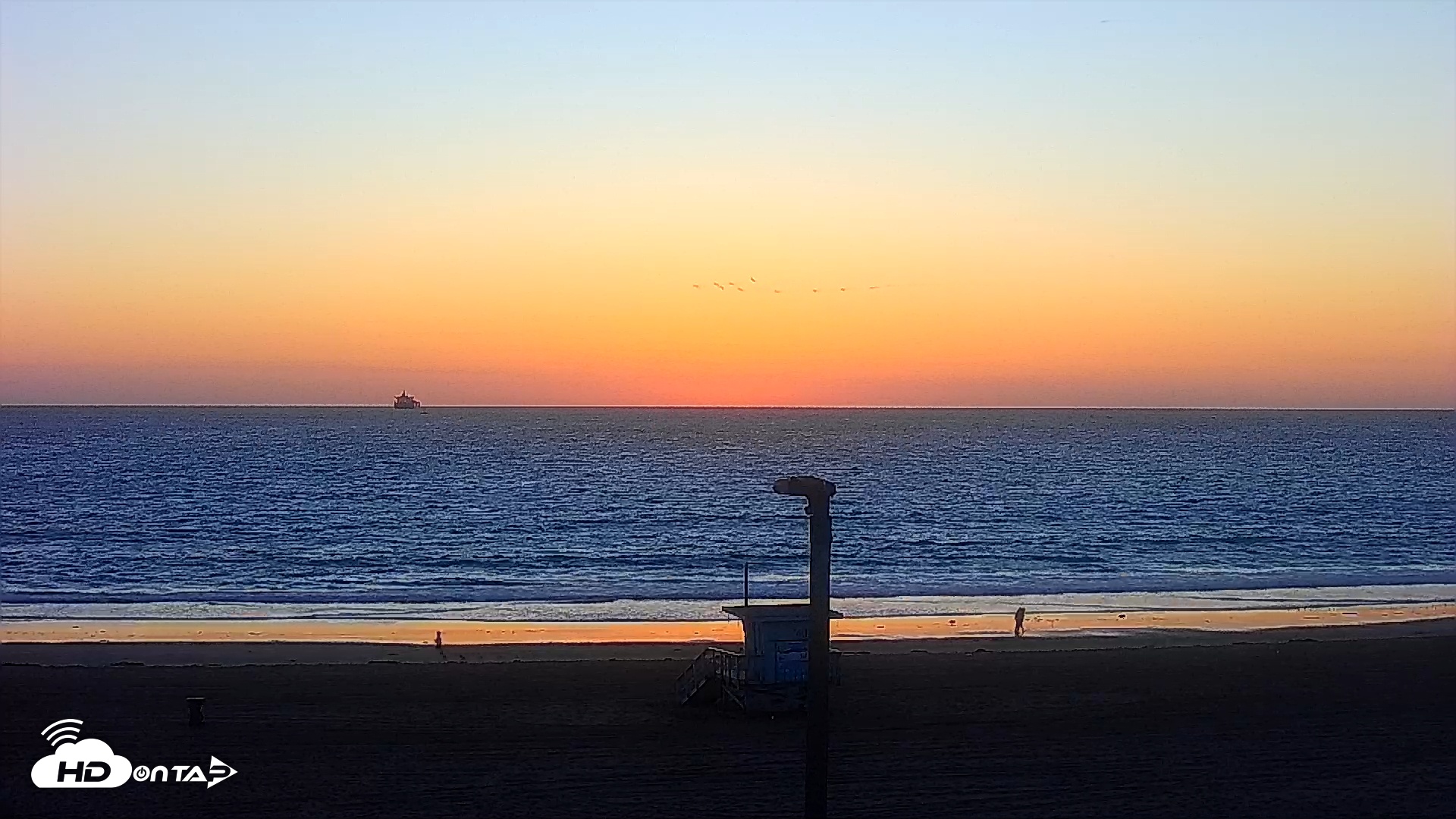 Snapshot of El Porto - Manhattan Beach Live Surf Webcam taken Oct 8, 2025, 6:30pm PDT