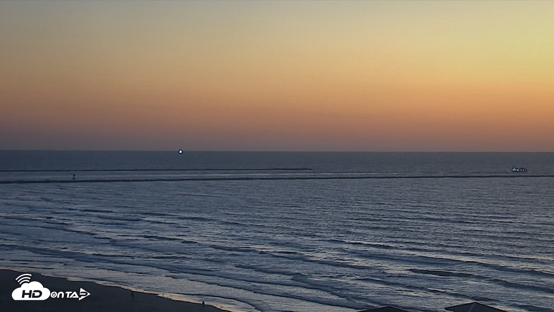 Snapshot of The Dunes - Port Aransas Live Beach Cam taken Oct 23, 2026, 7:13am CDT