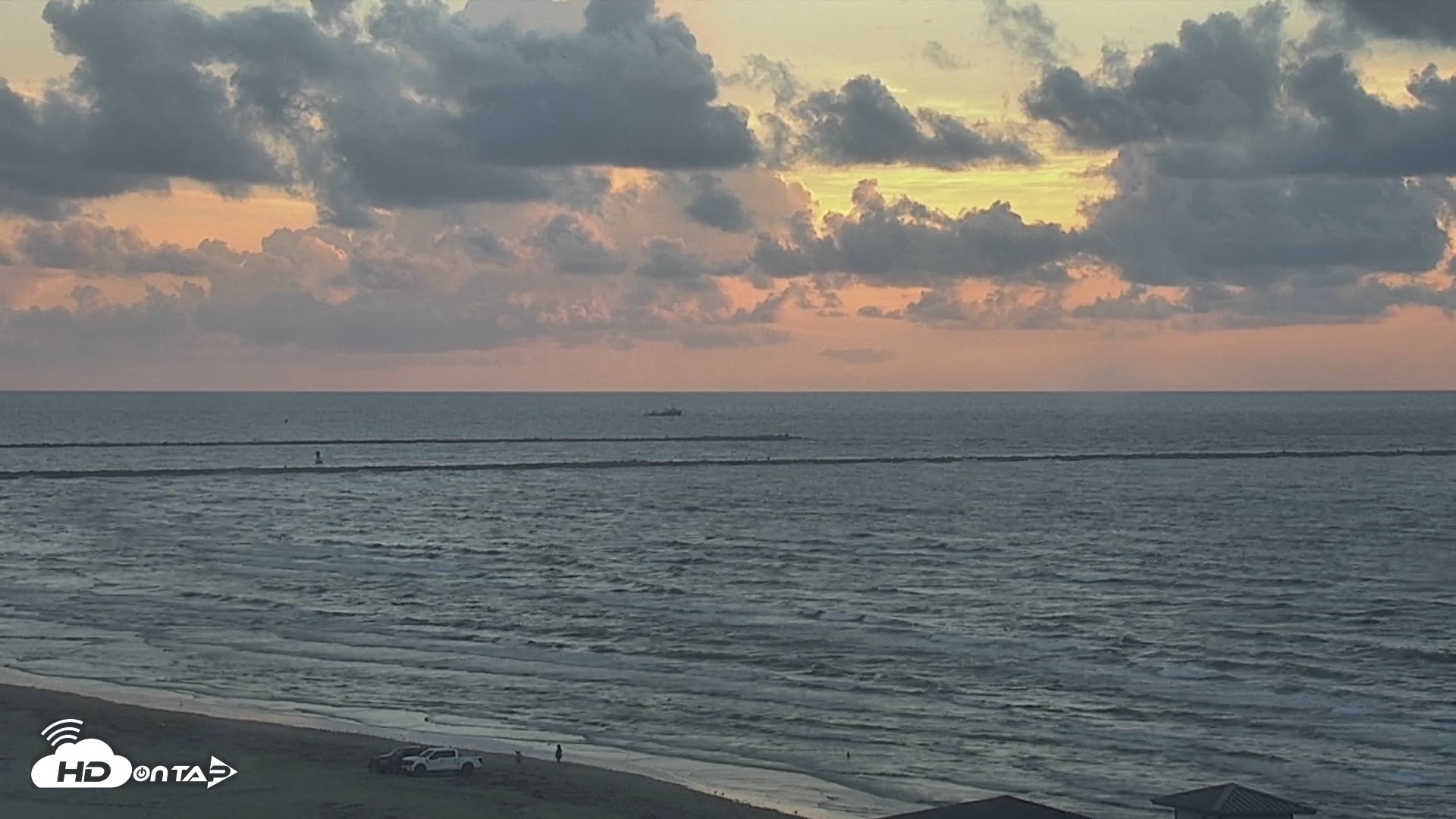 Snapshot of The Dunes - Port Aransas Live Beach Cam taken Sep 29, 2026, 7:31am CDT