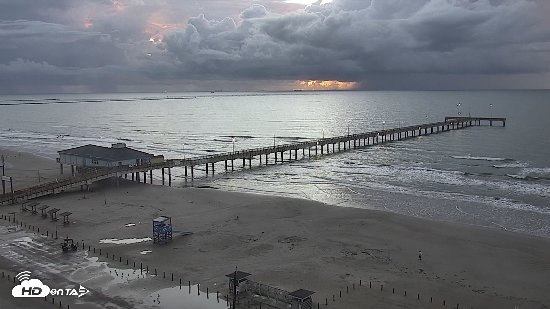 Snapshot of The Dunes - Port Aransas Live Beach Cam taken Oct 6, 2025, 7:22am CDT