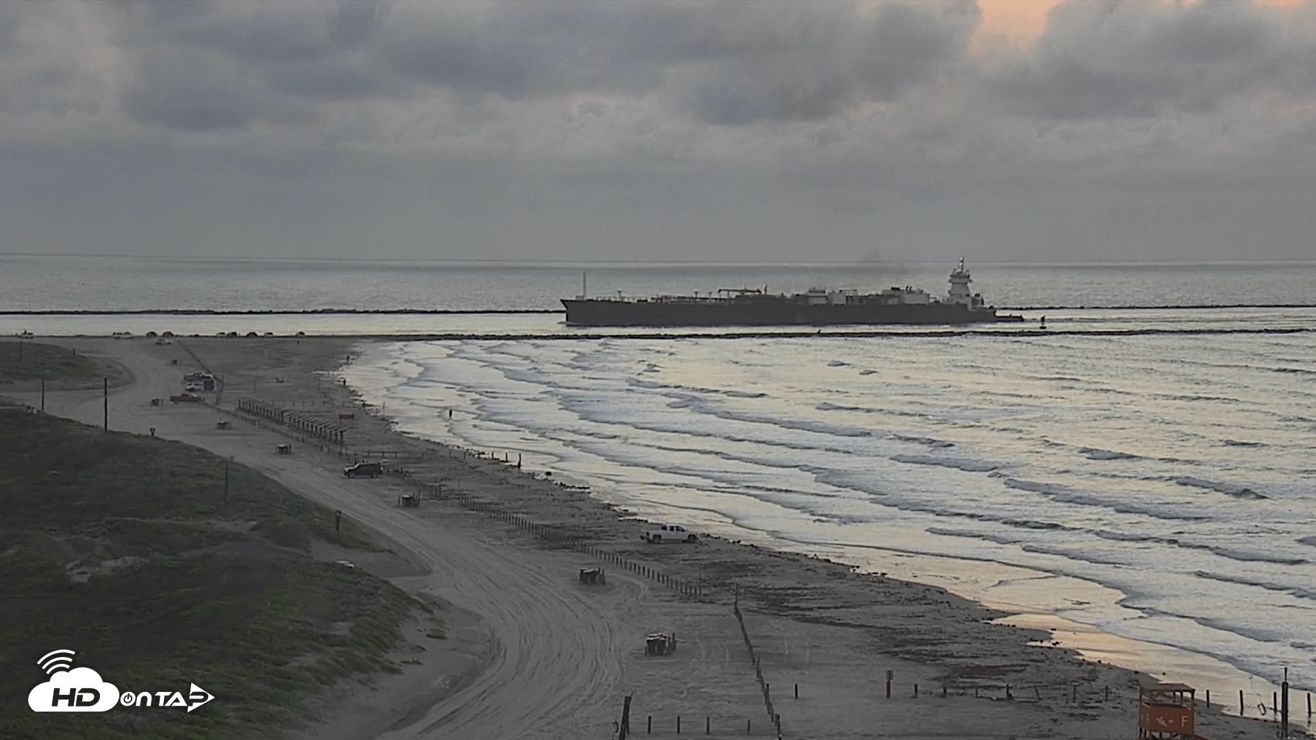 Snapshot of The Dunes - Port Aransas Live Beach Cam taken May 29, 2025, 6:31am CDT