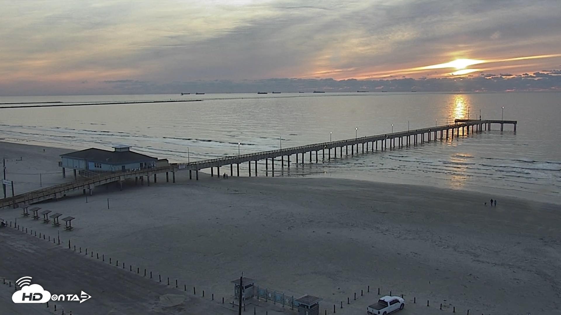 Snapshot of The Dunes - Port Aransas Live Beach Cam taken Jan 29, 2026, 7:31am CST