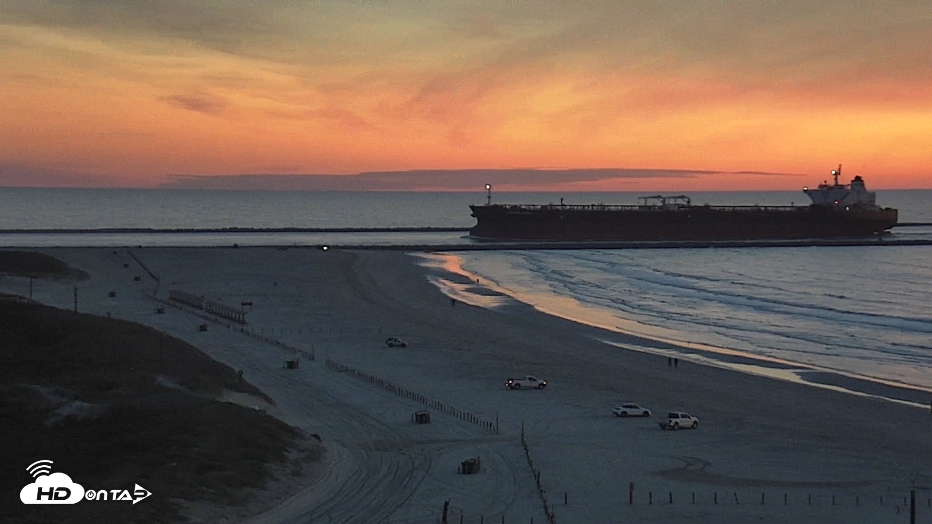 Snapshot of The Dunes - Port Aransas Live Beach Cam taken Jan 29, 2026, 6:55am CST