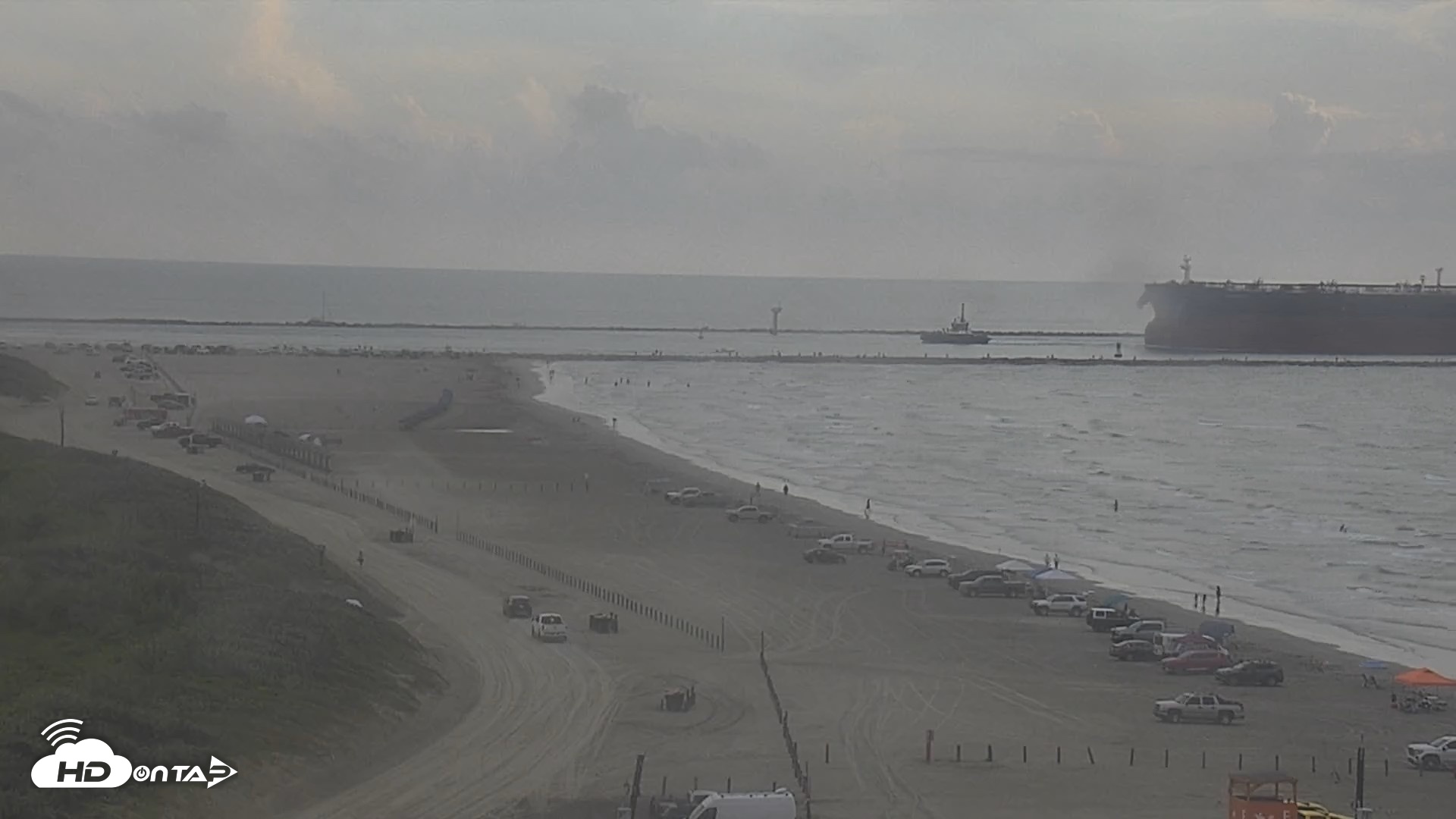 Snapshot of The Dunes - Port Aransas Live Beach Cam taken Sep 5, 2026, 9:09am CDT