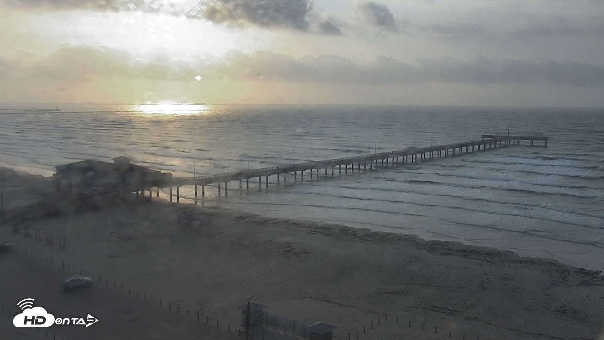 Snapshot of The Dunes - Port Aransas Live Beach Cam taken Apr 28, 2026, 7:52am CDT