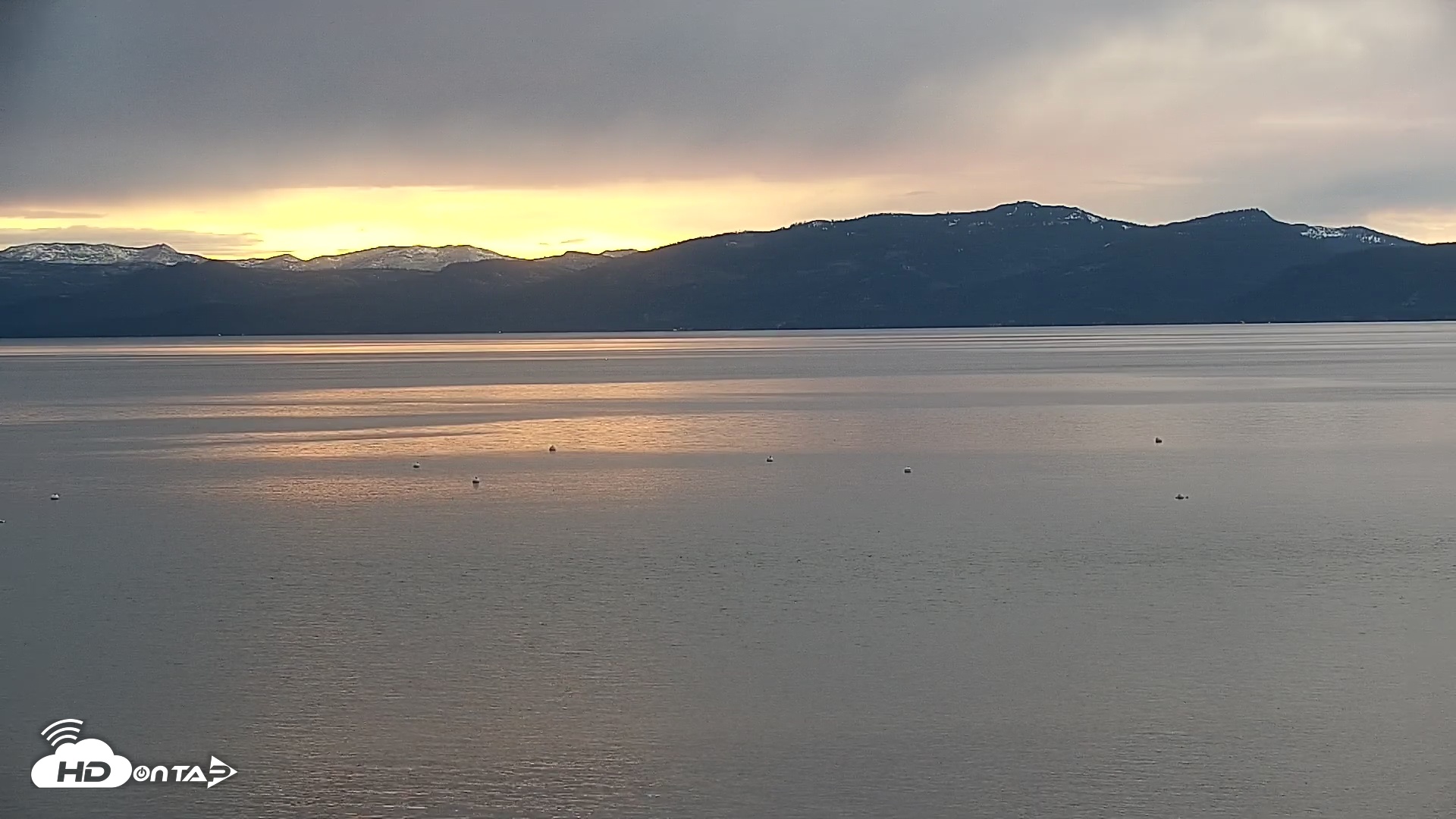 Snapshot of Kings Beach North Lake Tahoe Live Webcam taken Oct 22, 2025, 6:22pm PDT