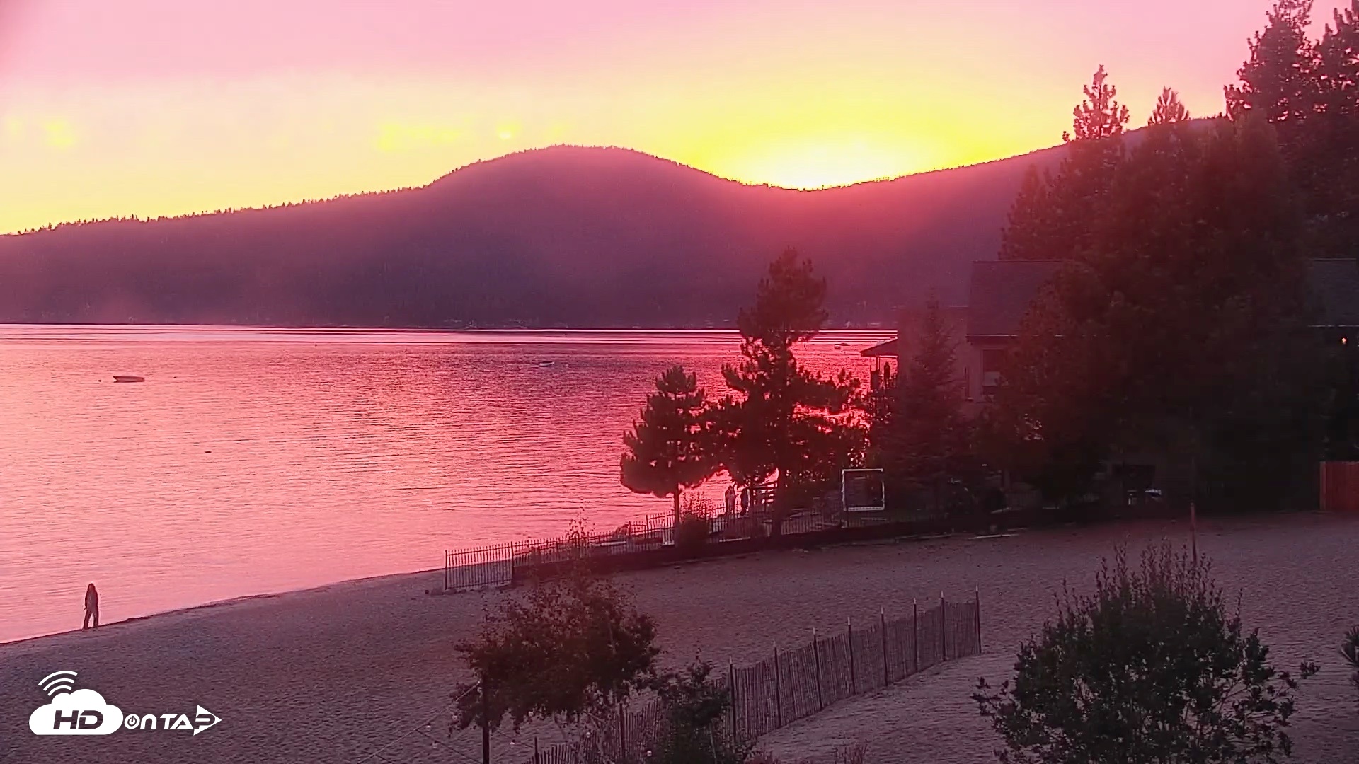 Snapshot of Kings Beach North Lake Tahoe Live Webcam taken Oct 4, 2026, 6:40pm PDT