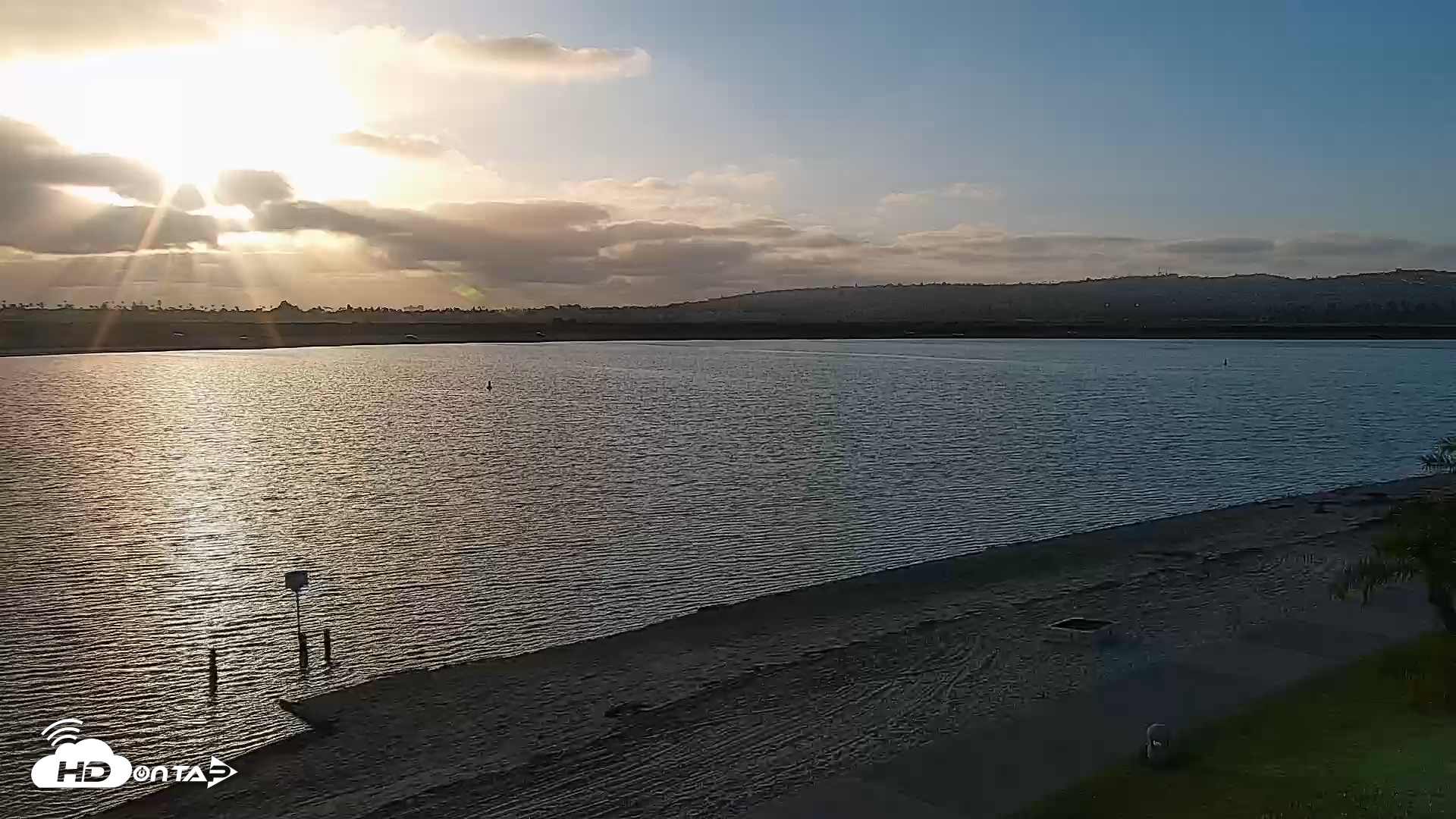 Snapshot of SD Mission Bay Resort Live Webcam taken May 15, 2025, 7:04pm PDT