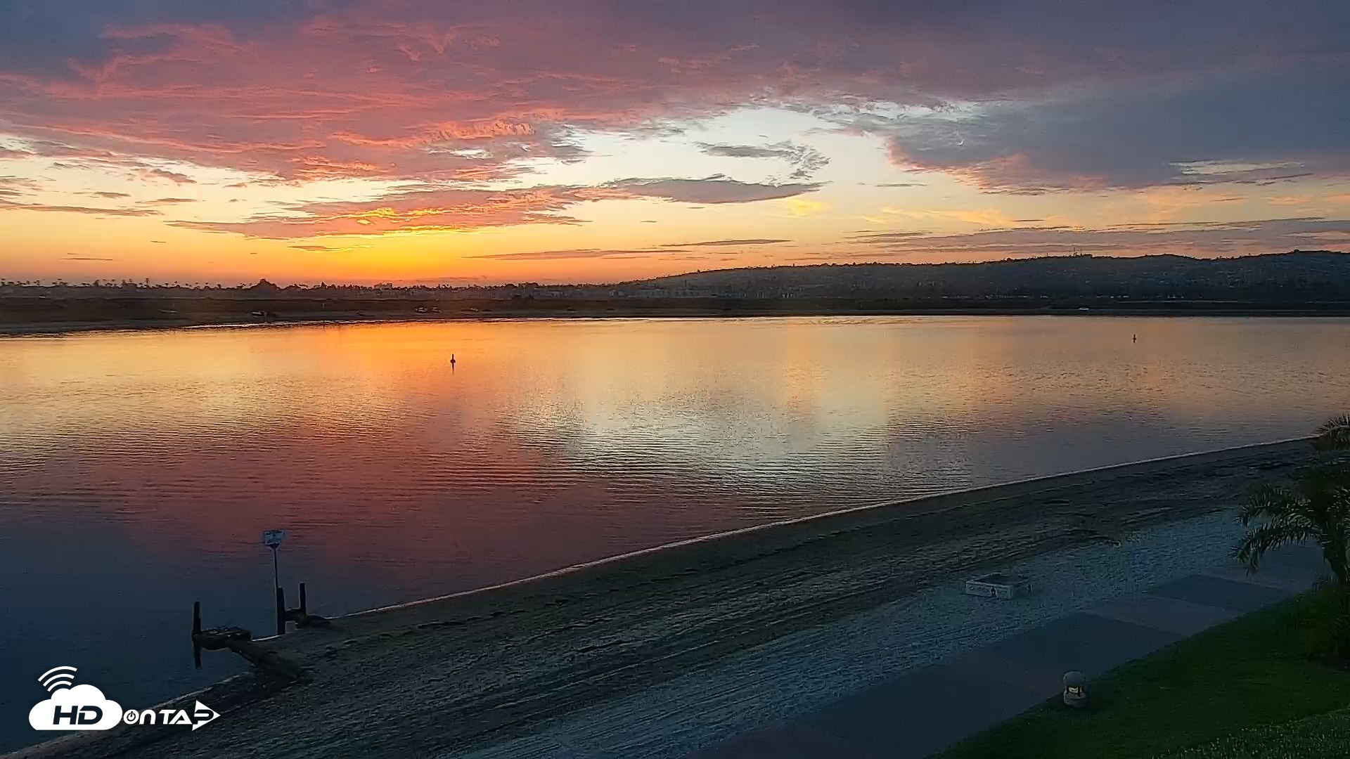 Snapshot of SD Mission Bay Resort Live Webcam taken Jun 1, 2025, 7:55pm PDT