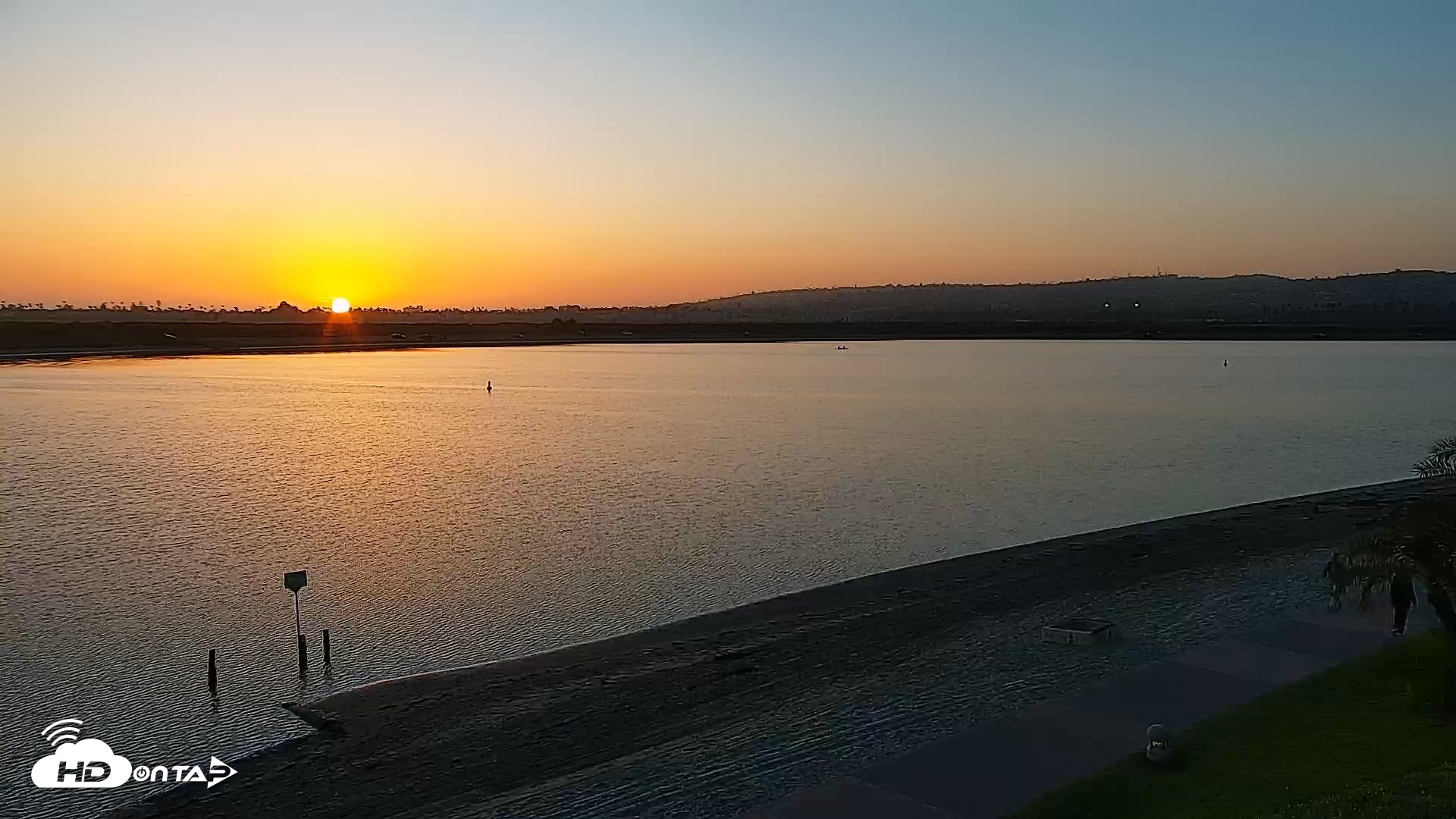 Snapshot of SD Mission Bay Resort Live Webcam taken May 20, 2025, 7:41pm PDT