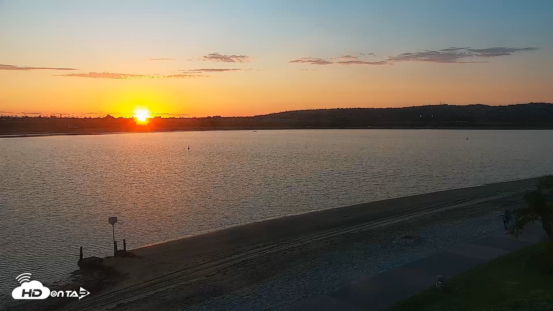 Snapshot of SD Mission Bay Resort Live Webcam taken Jul 16, 2025, 7:54pm PDT