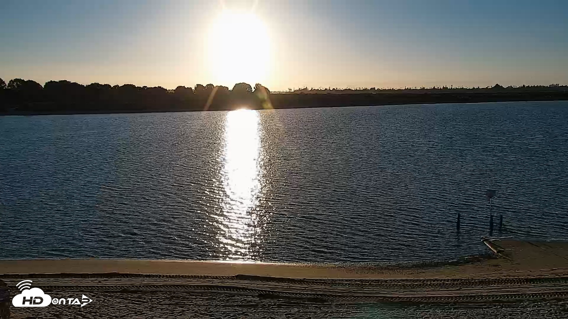 Snapshot of SD Mission Bay Resort Live Webcam taken Sep 29, 2025, 6:03pm PDT