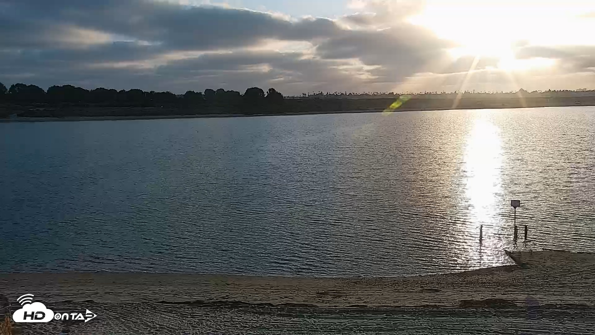 Snapshot of SD Mission Bay Resort Live Webcam taken May 15, 2025, 7:04pm PDT