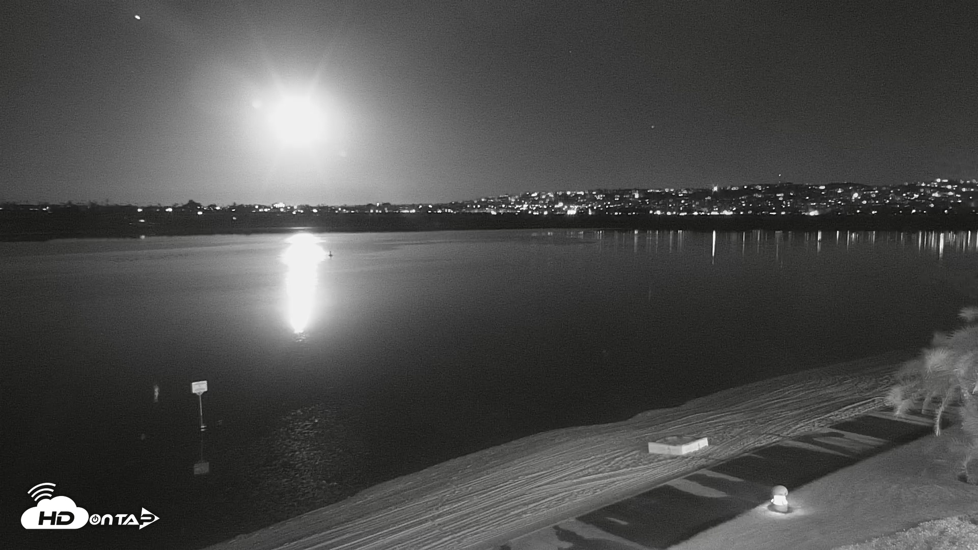 Snapshot of SD Mission Bay Resort Live Webcam taken Jan 30, 2026, 4:29am PST