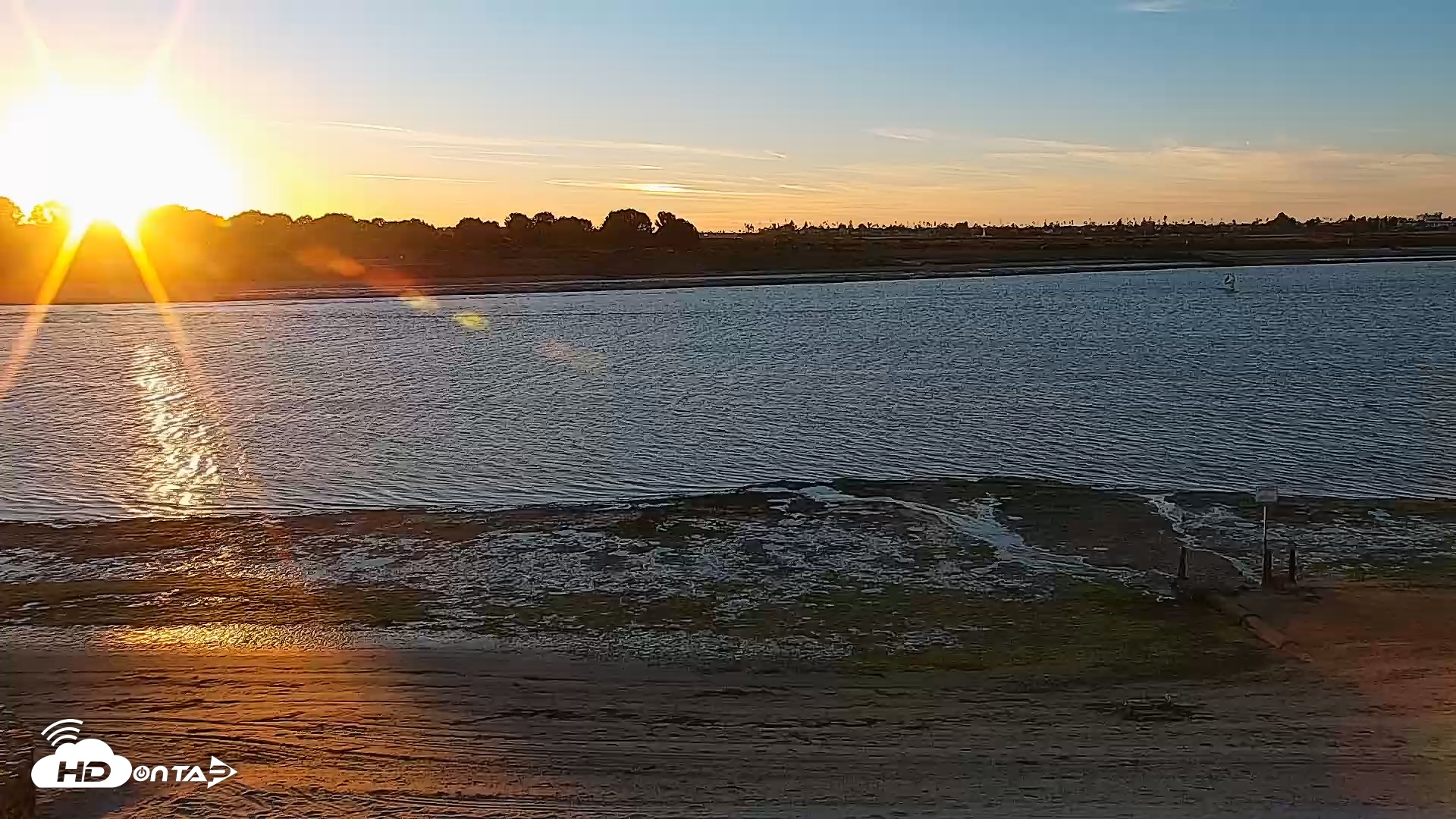 Snapshot of SD Mission Bay Resort Live Webcam taken Dec 4, 2025, 4:29pm PST